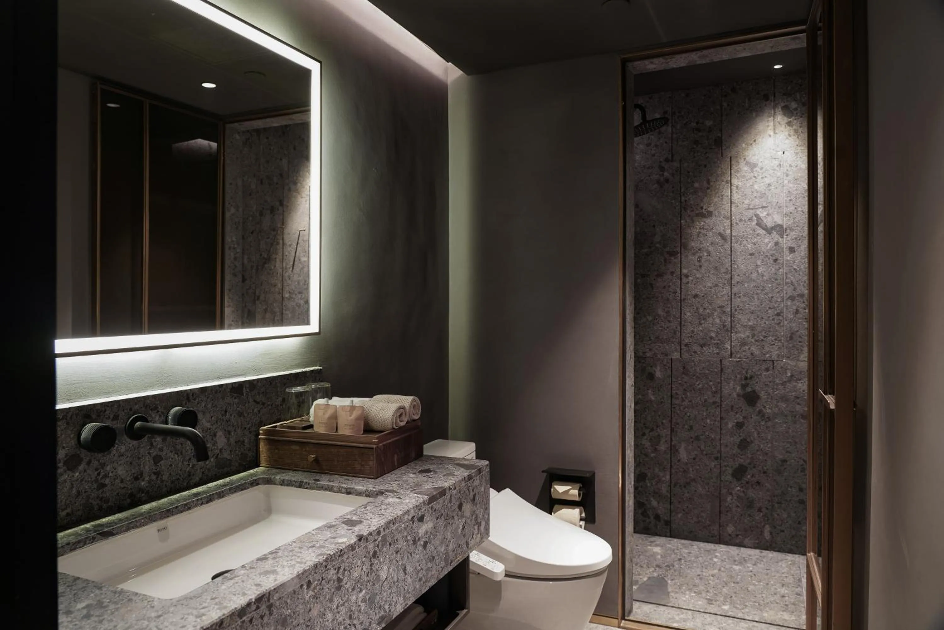 Bathroom in Yakamoz Qianchuan Hotel