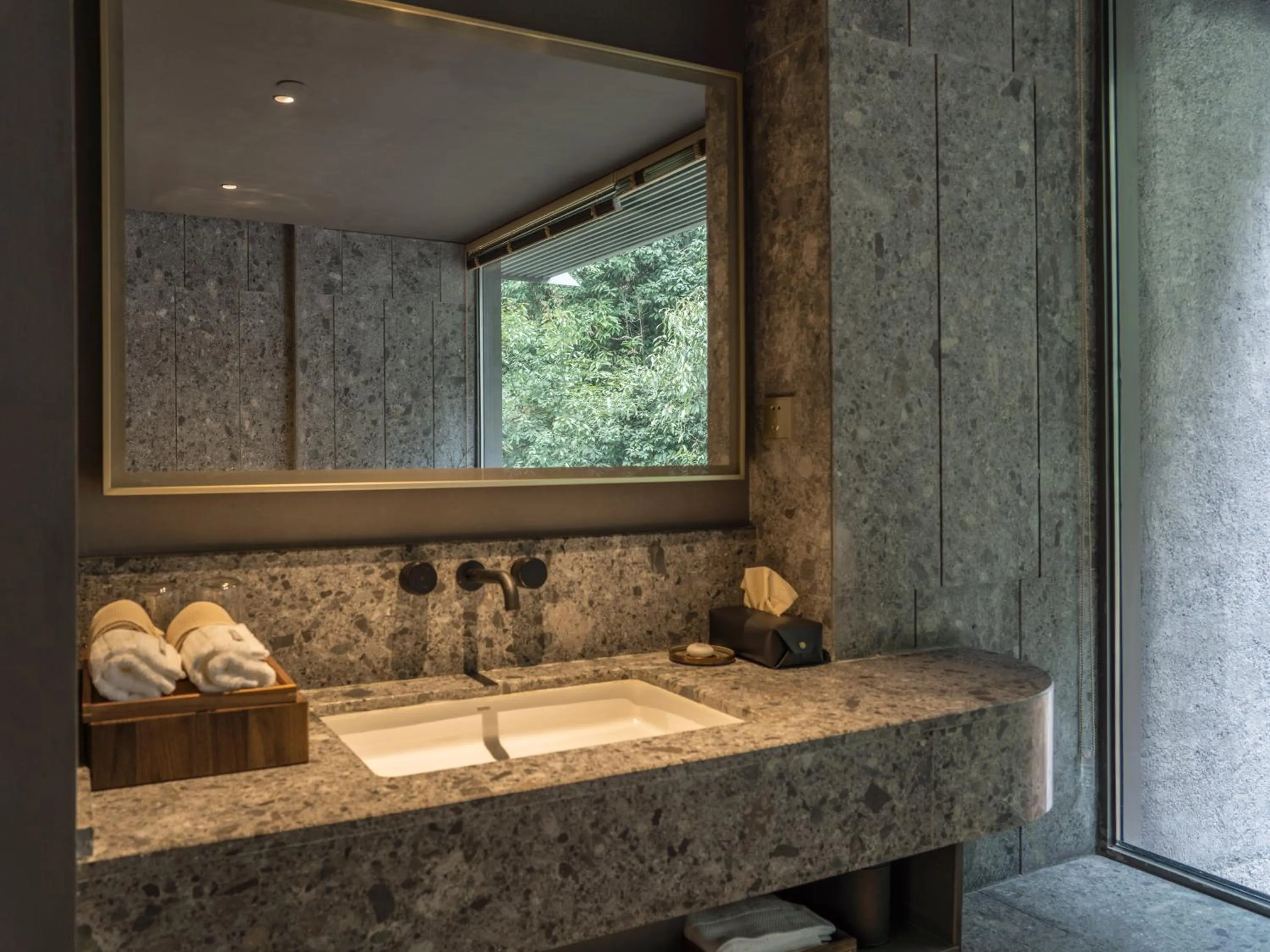 Bathroom in Yakamoz Qianchuan Hotel