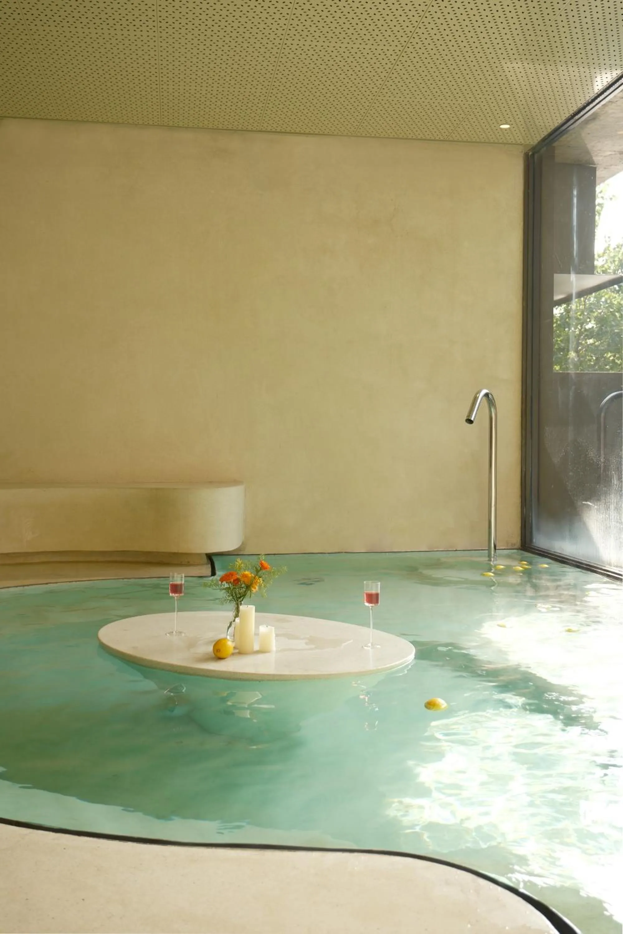 Hot Spring Bath in Yakamoz Qianchuan Hotel