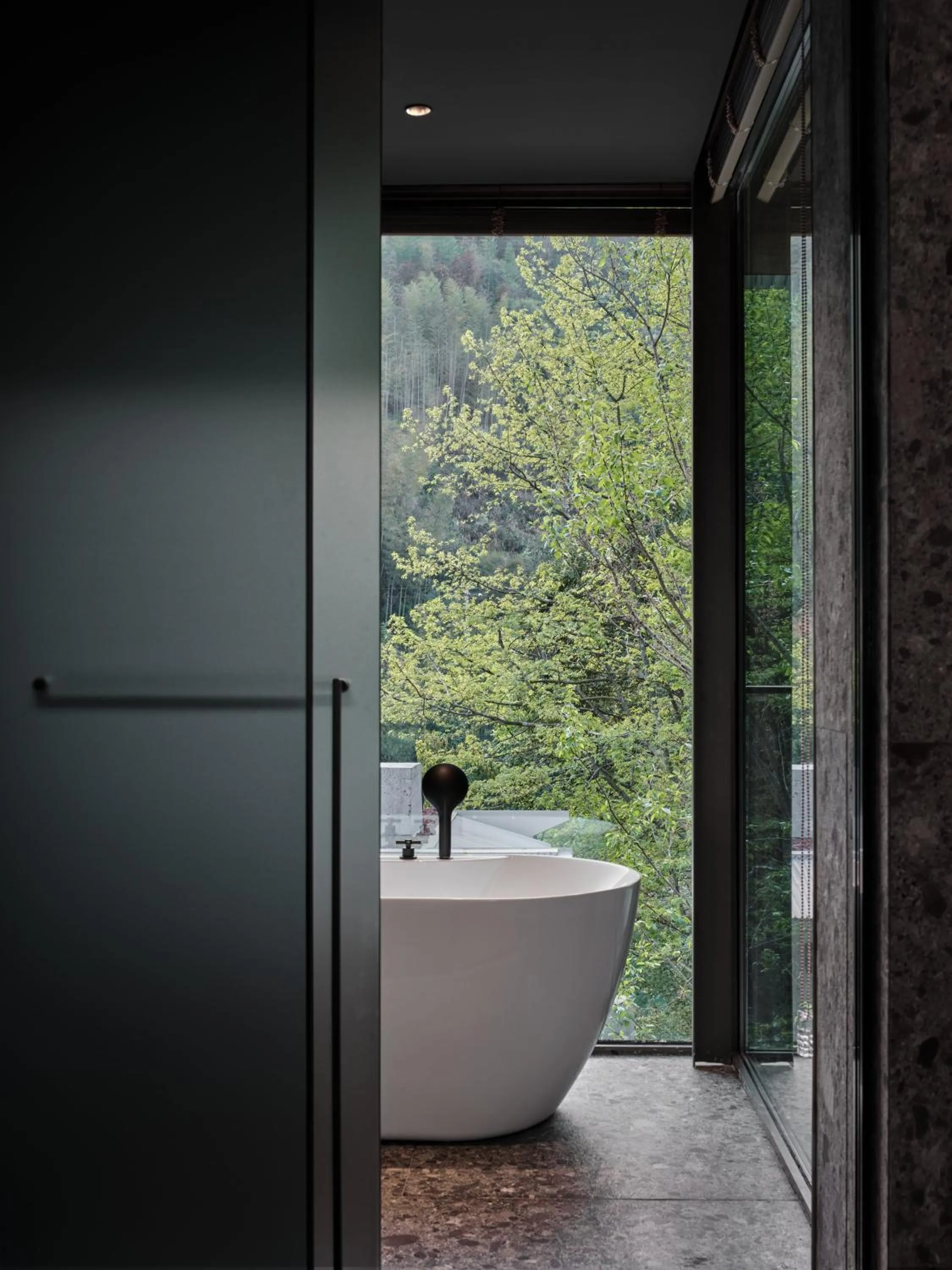 Bathroom in Yakamoz Qianchuan Hotel