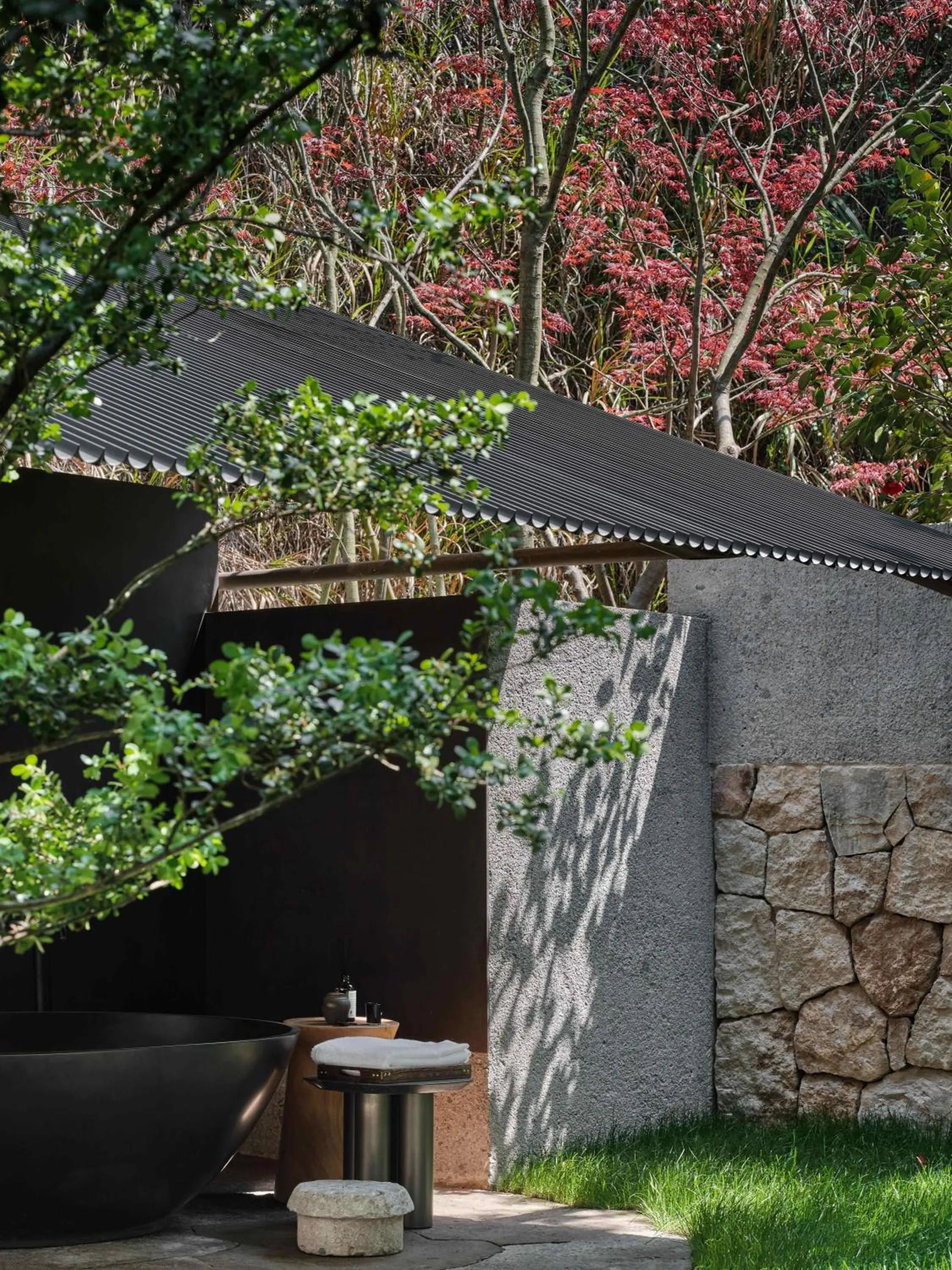 Garden view in Yakamoz Qianchuan Hotel