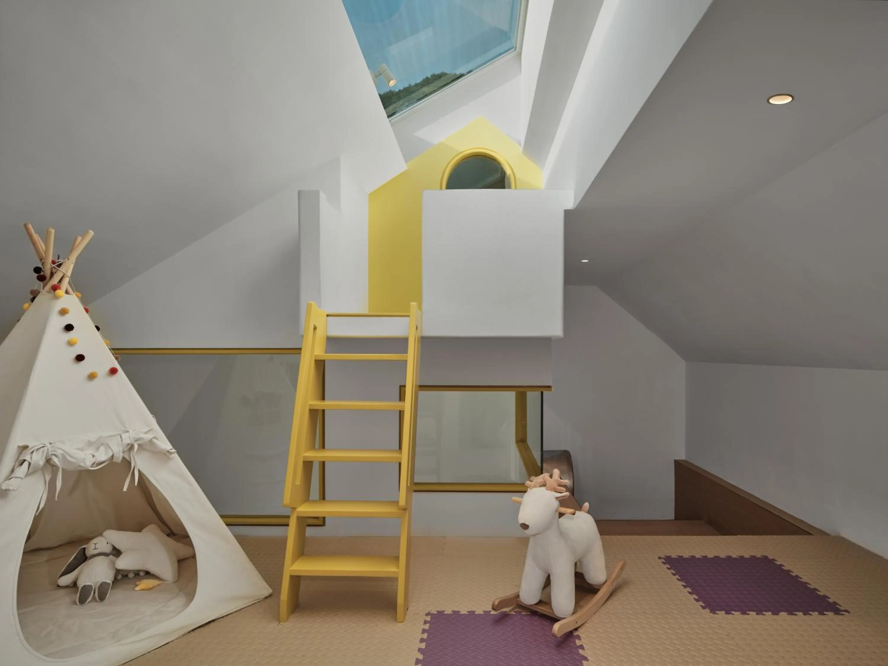 Children play ground in Yakamoz Qianchuan Hotel