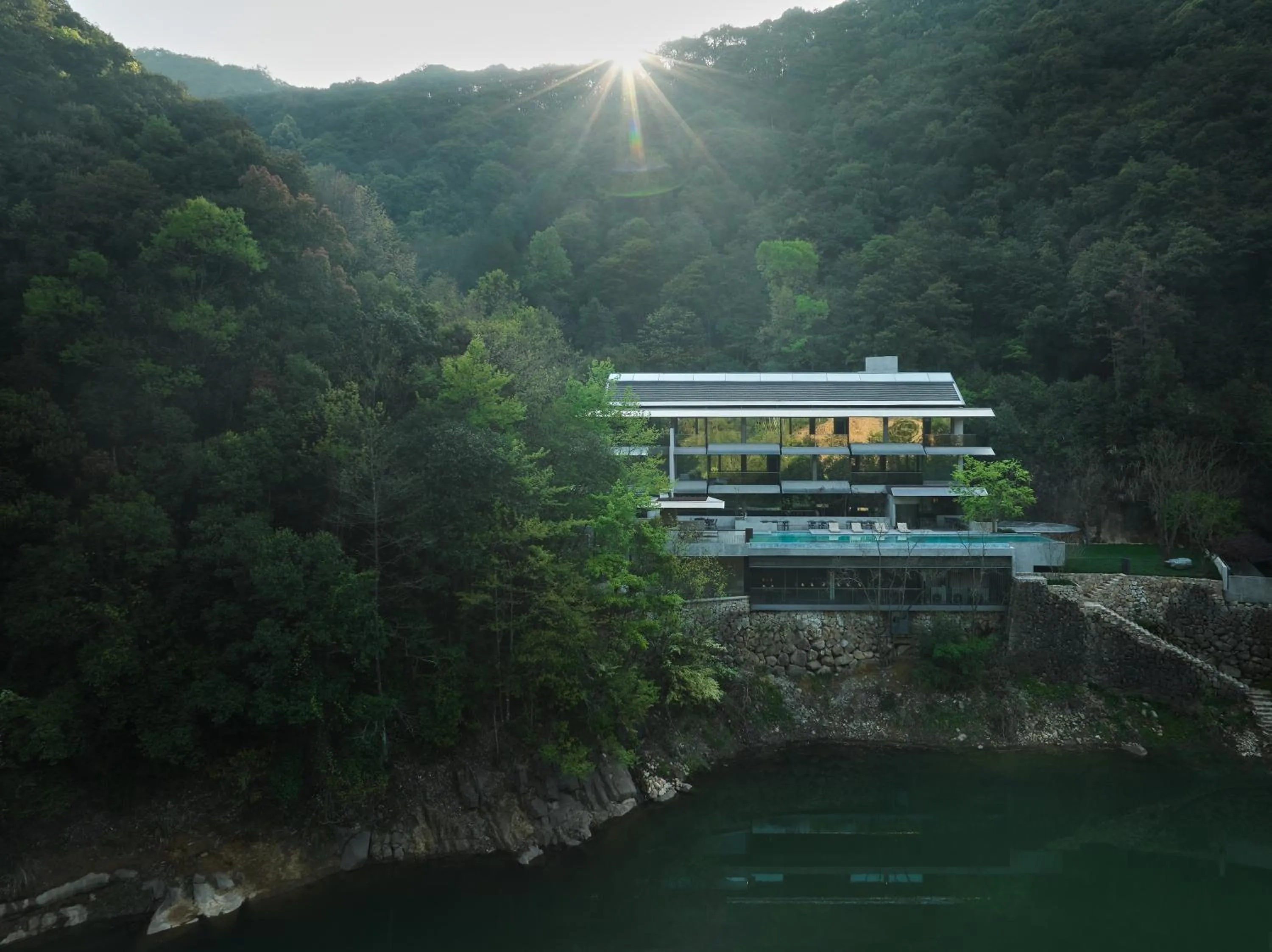 Property building in Yakamoz Qianchuan Hotel