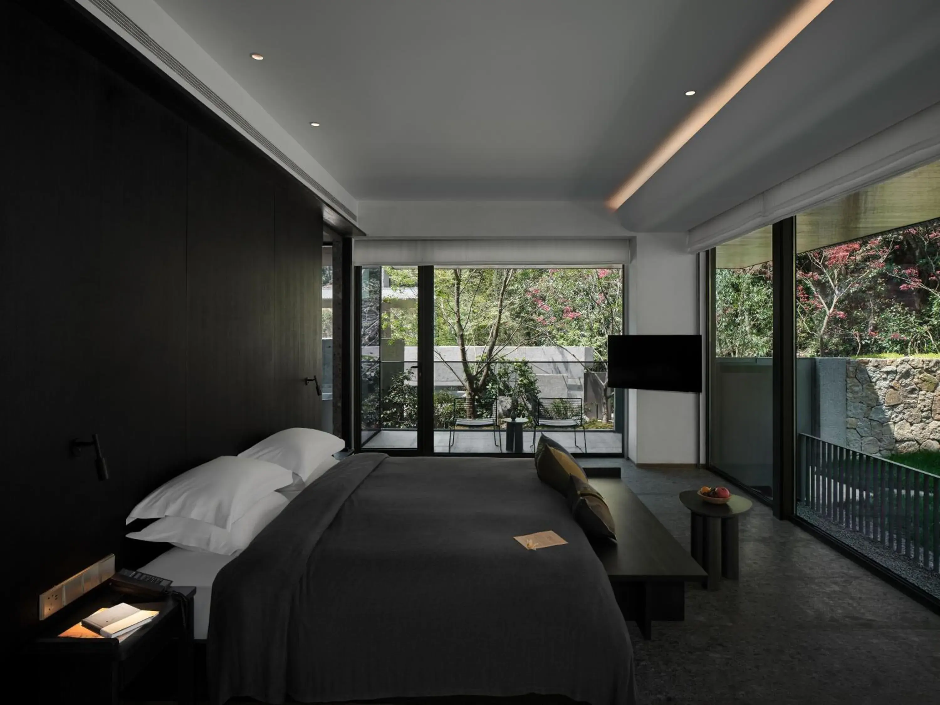 Suite with Courtyard View in Yakamoz Qianchuan Hotel Suite with Courtyard View in Yakamoz Qianchuan Hotel