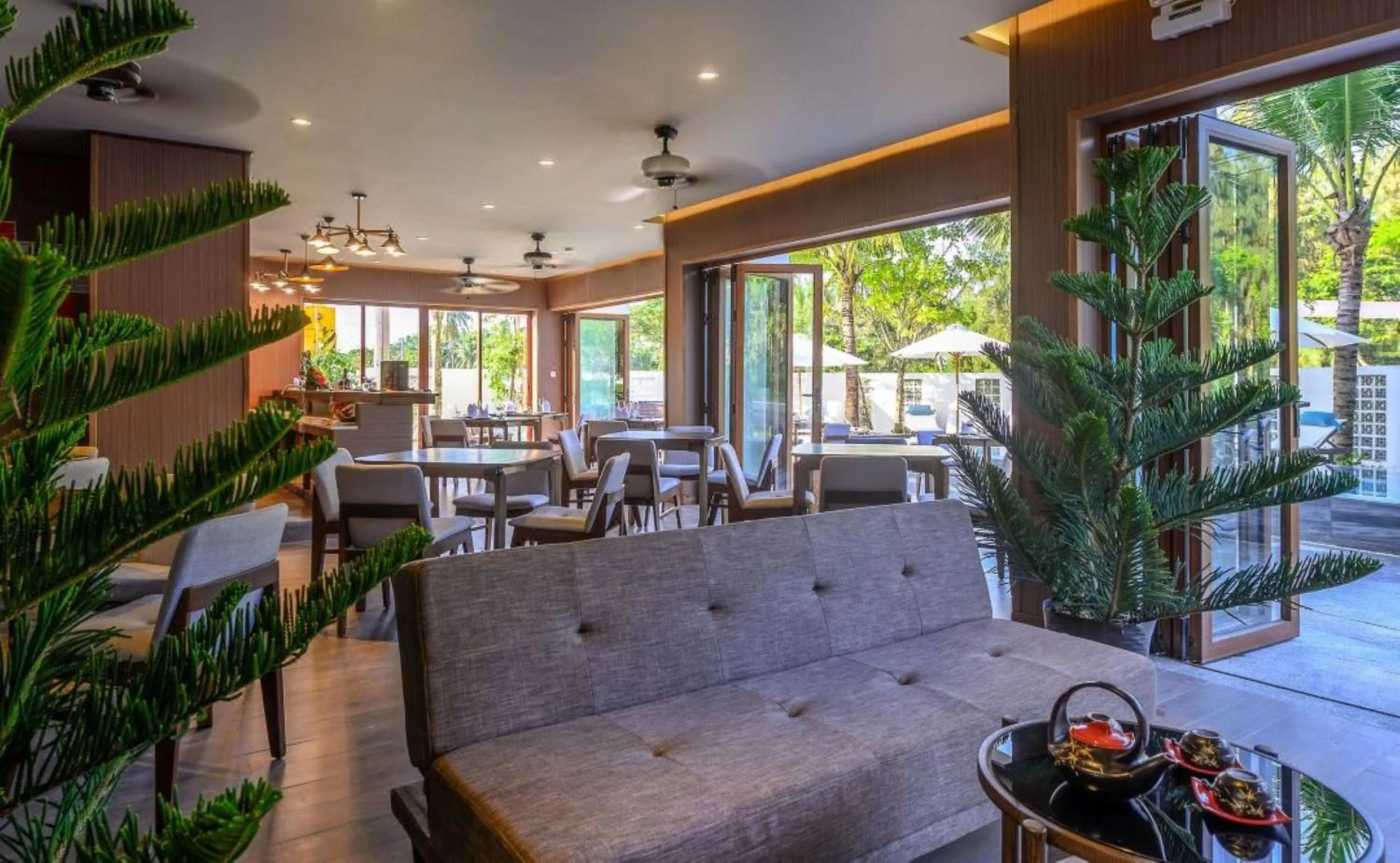 Restaurant/places to eat in HA Hotel Apartments Ocean Front