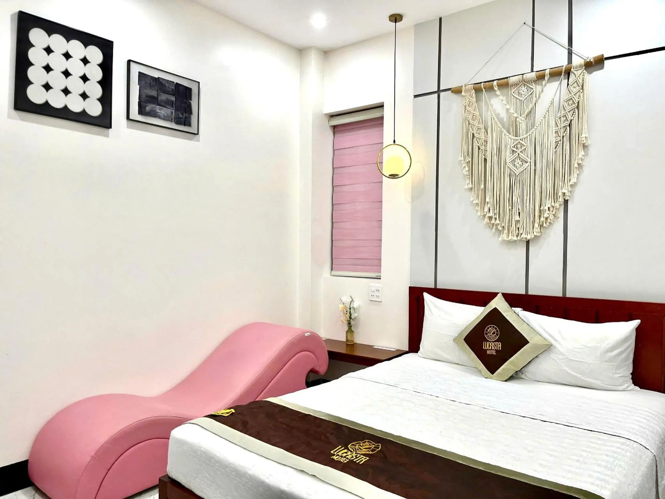 Bed in Lucasta Hotel