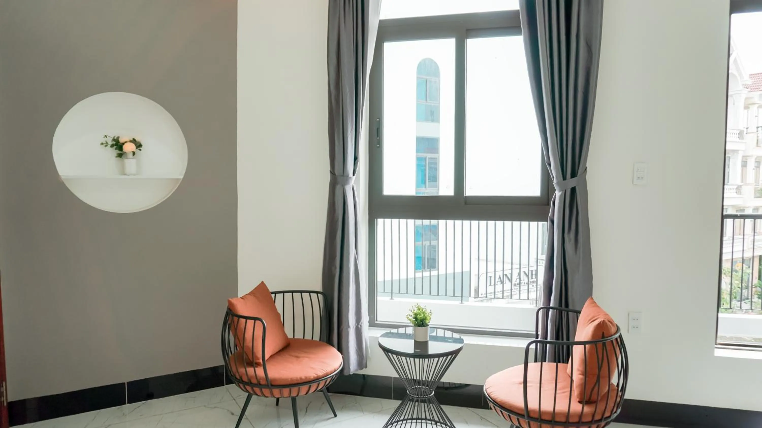 Living room in Lucasta Hotel