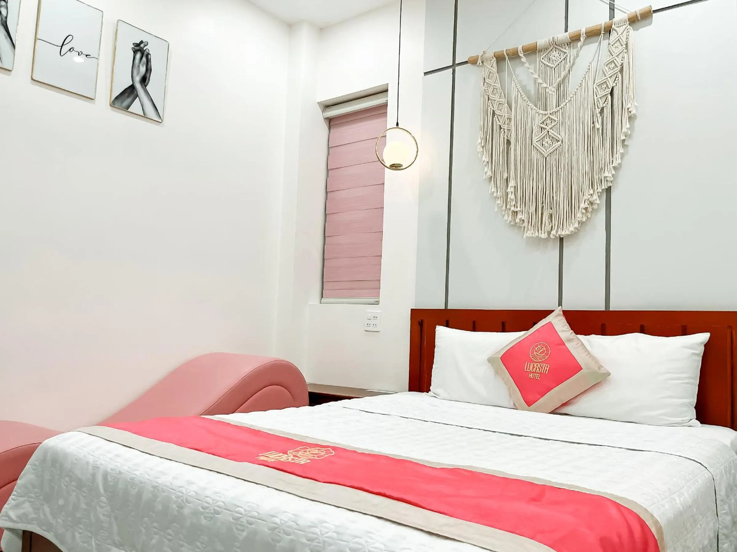 Bed in Lucasta Hotel