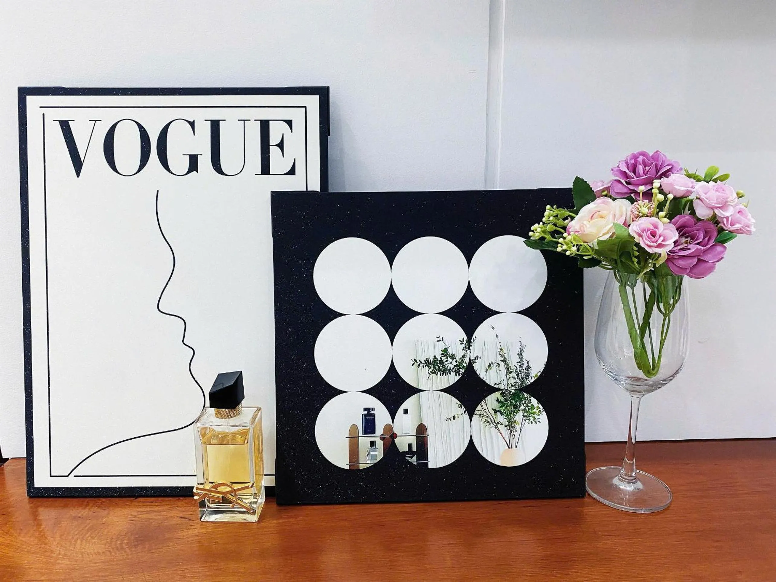 Decorative detail in Lucasta Hotel