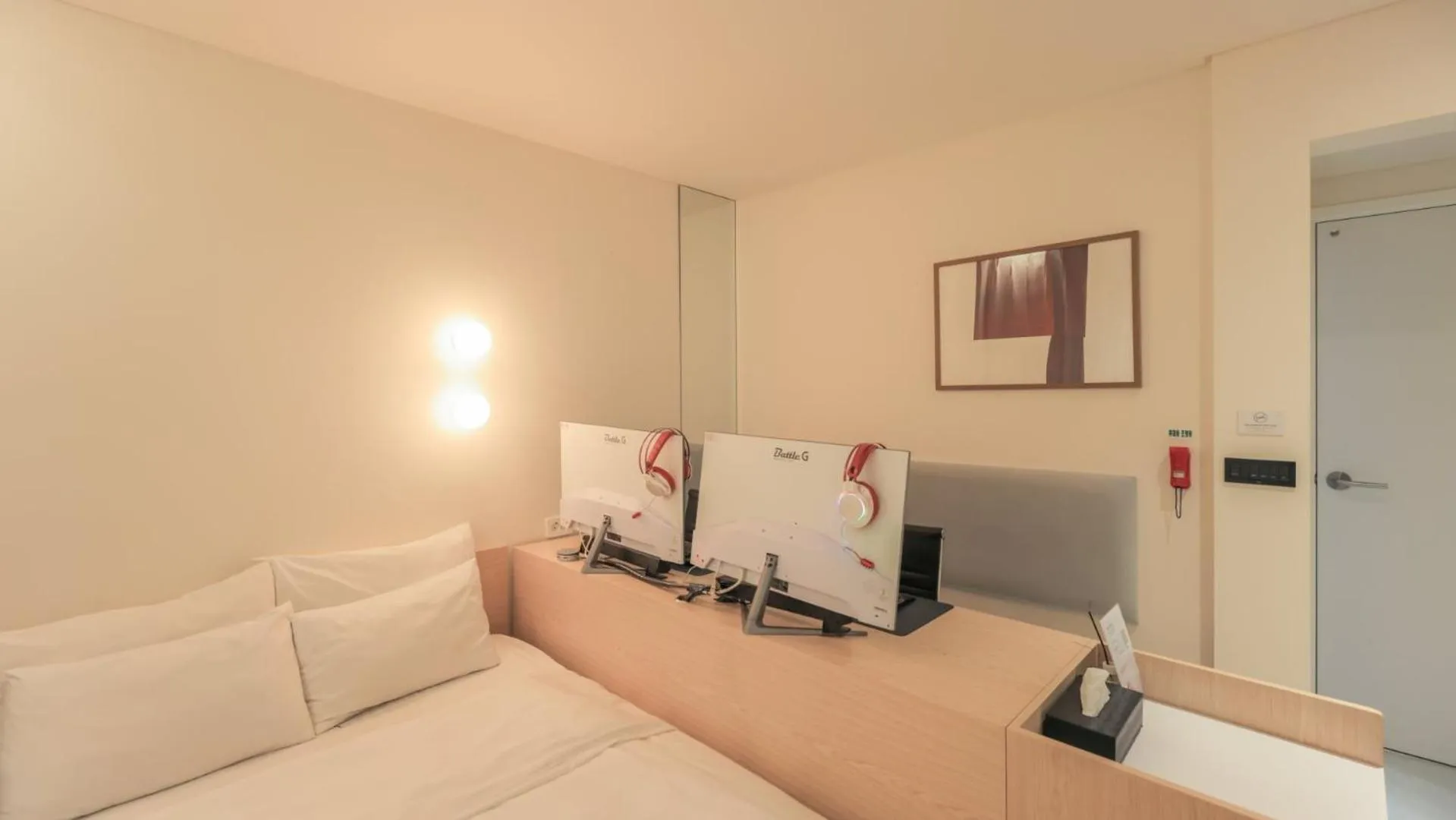 Photo of the whole room, Bed in Aank Hotel Osan