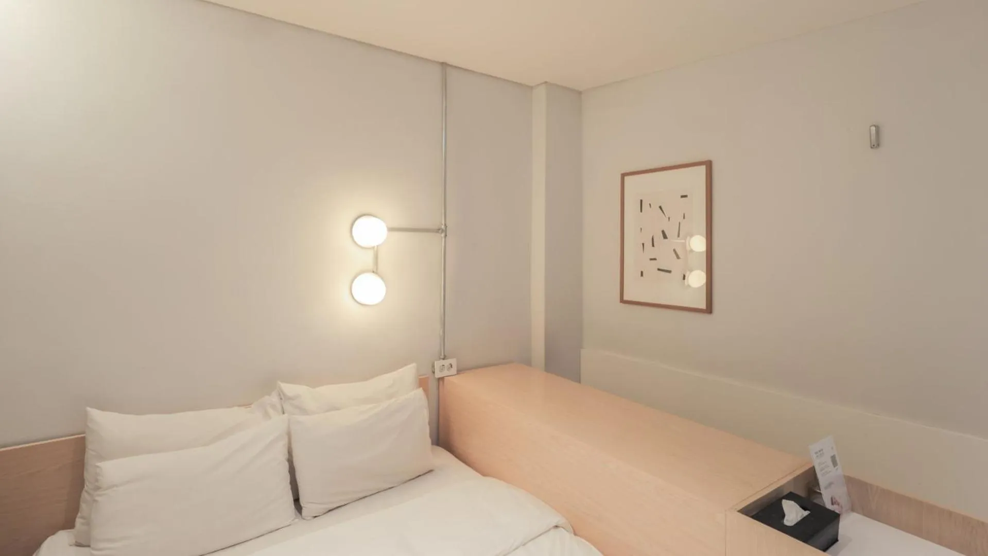 Photo of the whole room, Bed in Aank Hotel Osan