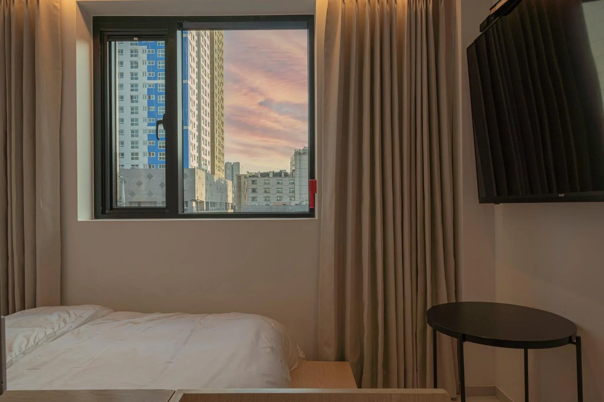View (from property/room), Bed in Aank Hotel Osan