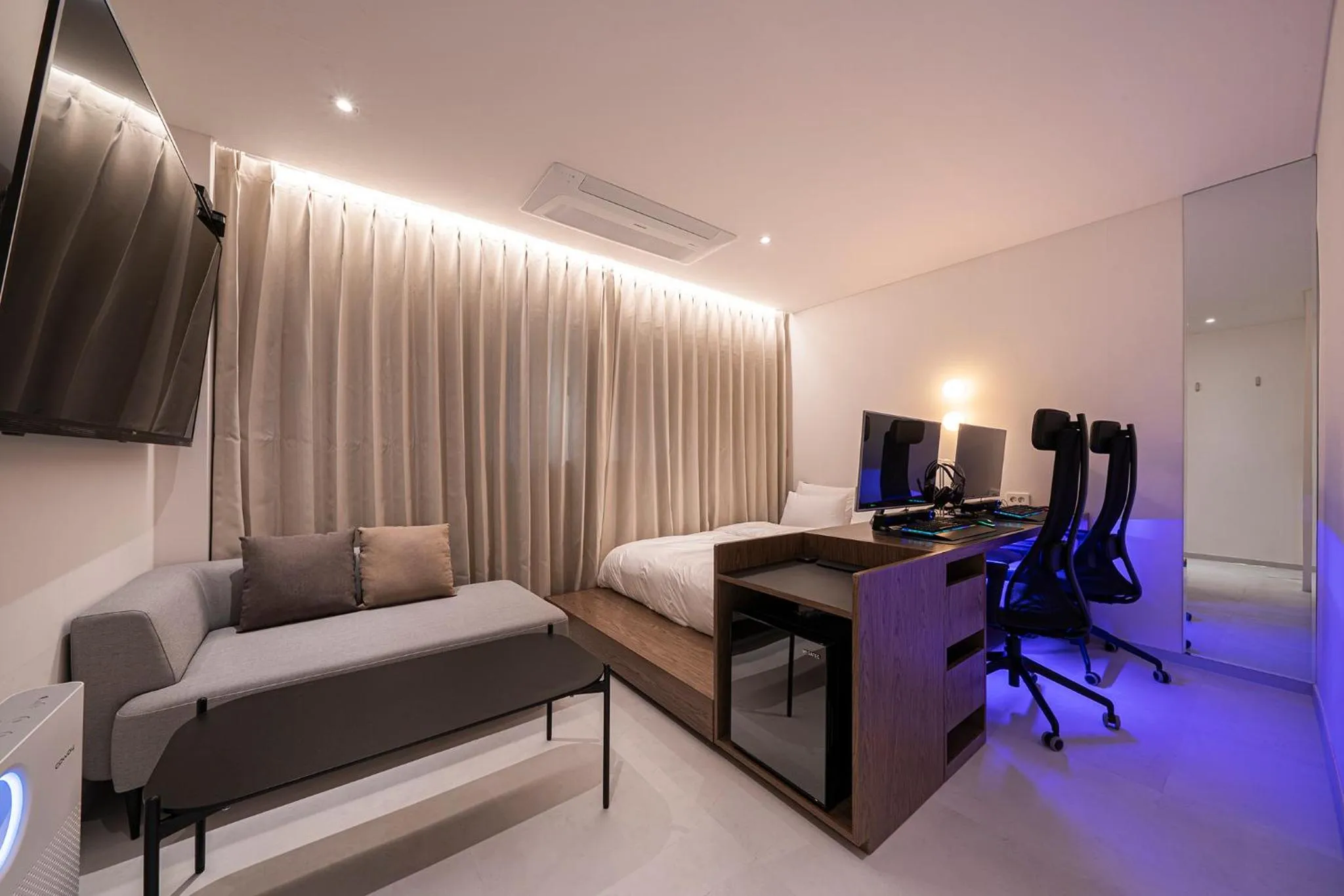 Photo of the whole room in Aank Hotel Osan