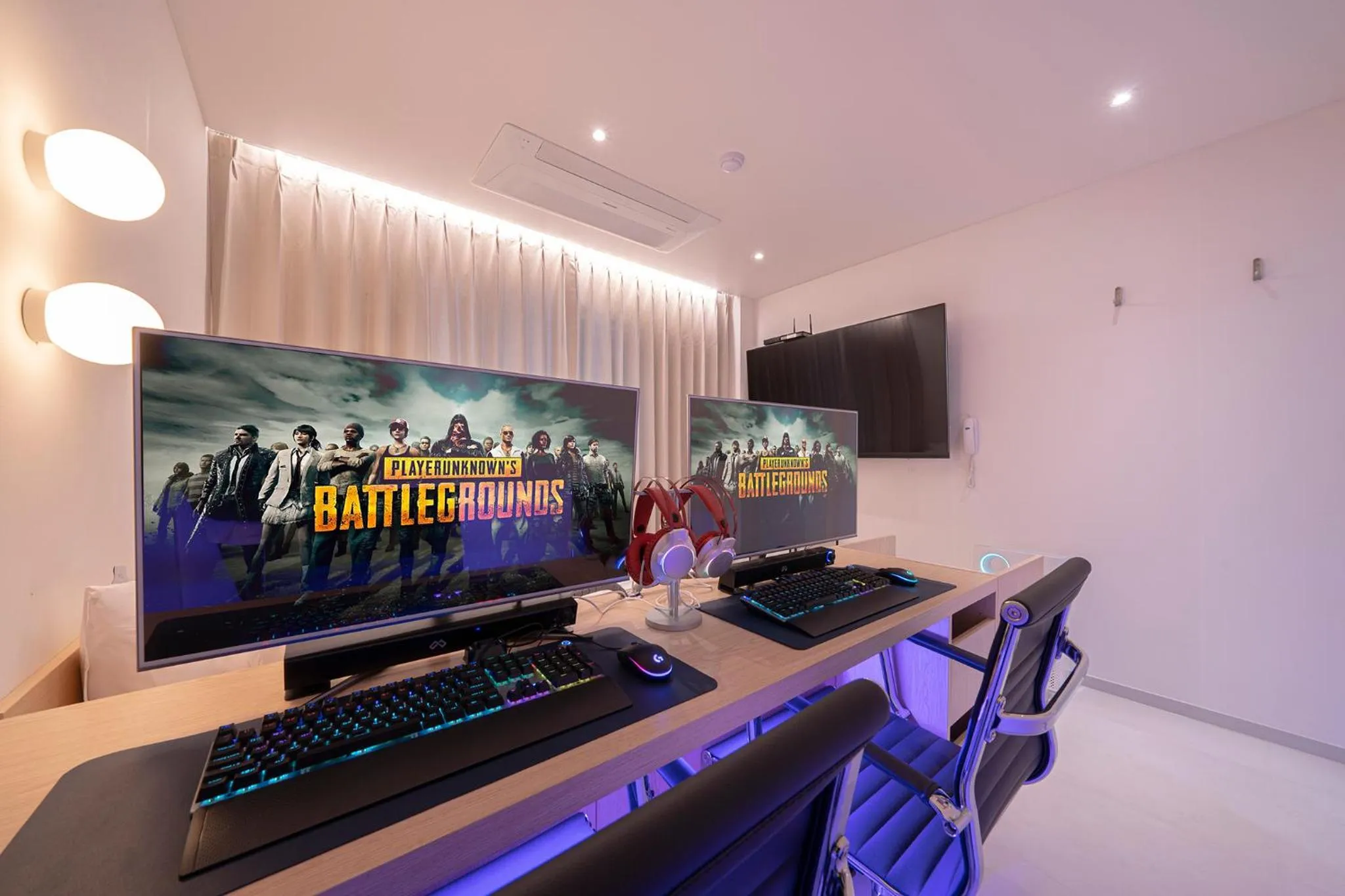 Evening entertainment in Aank Hotel Osan