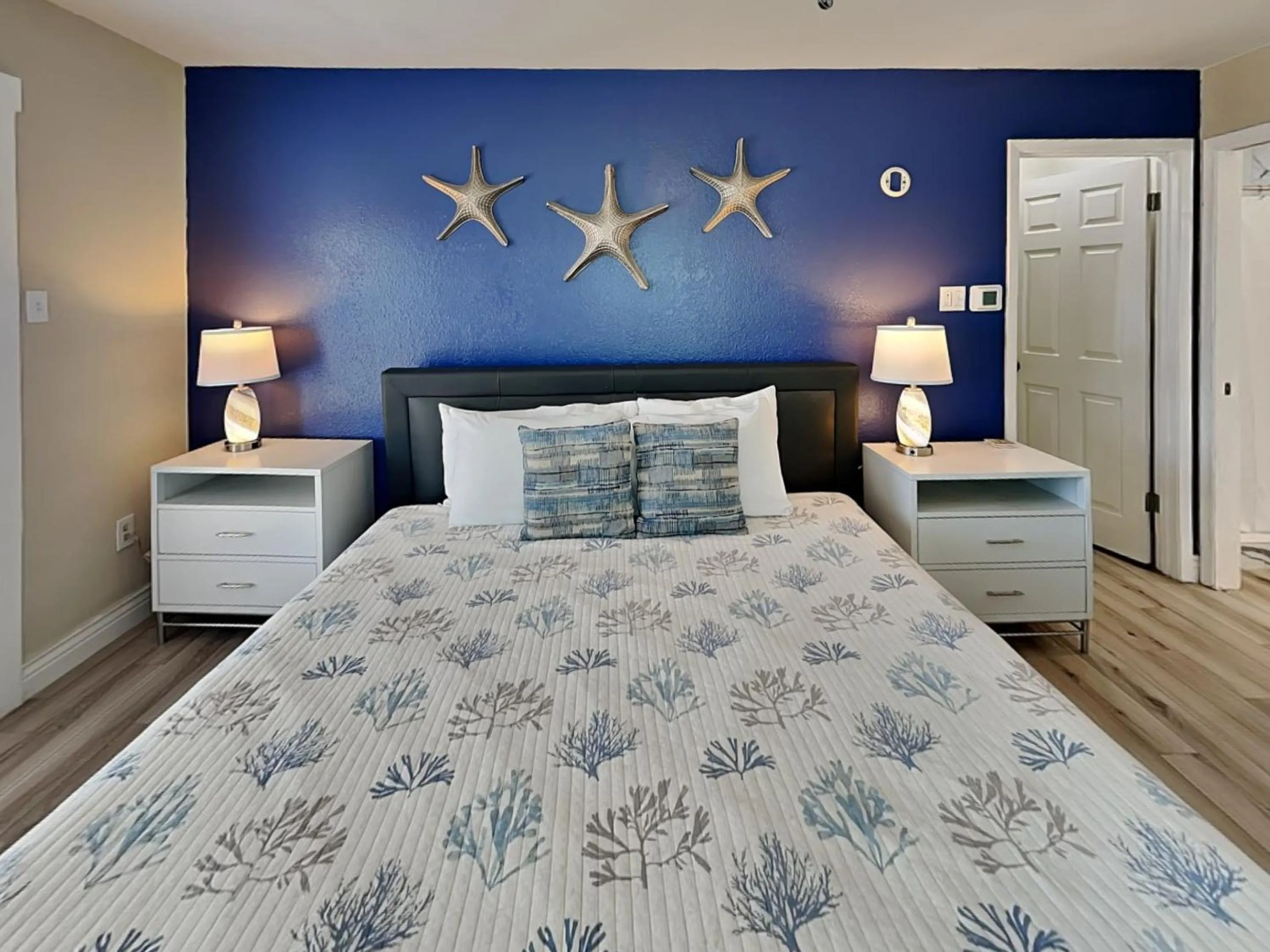 Bed in Sea Breeze Escape