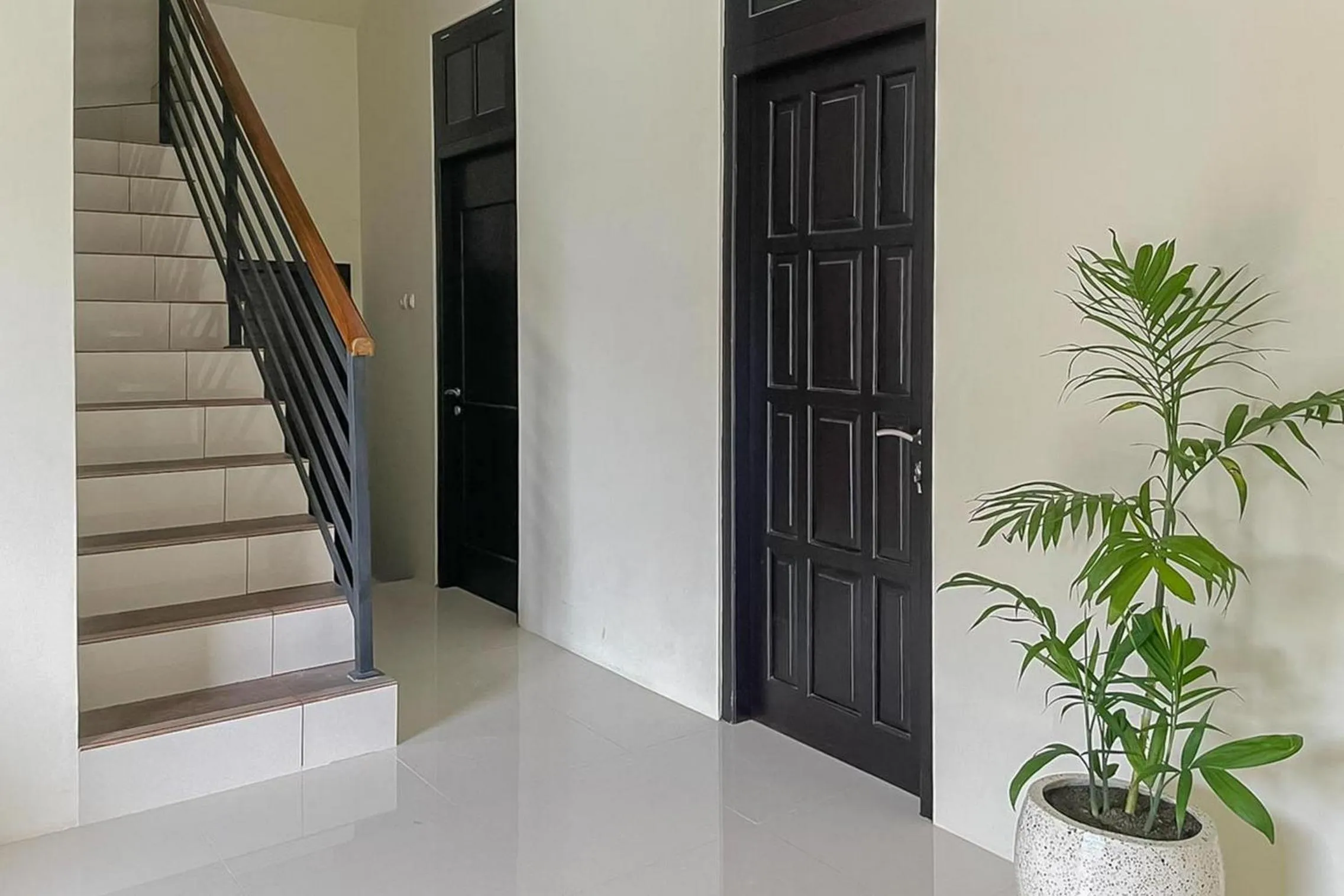 Area and facilities in RedDoorz Syariah near Stasiun Madiun 2