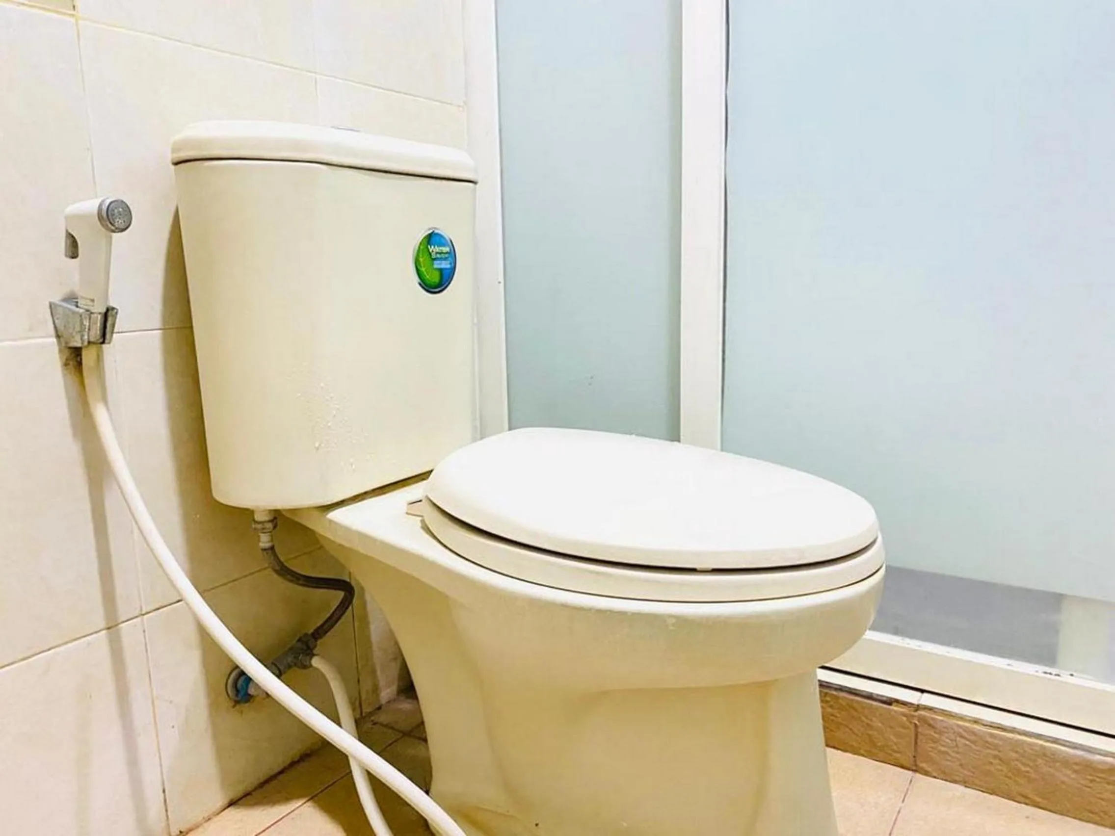 Bathroom in Monalisa Homestay Mitra RedDoorz