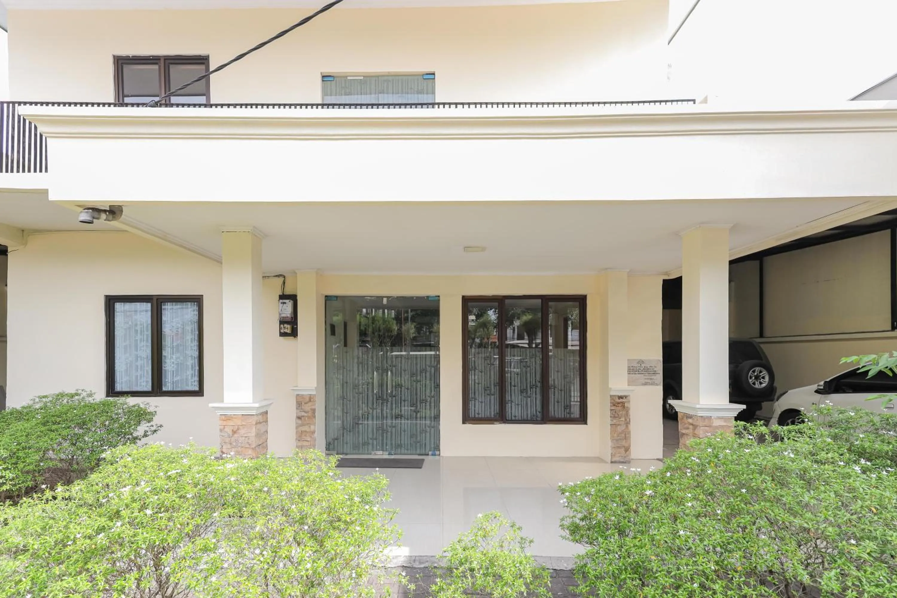 Property building in Urbanview Roemah Tebet by RedDoorz