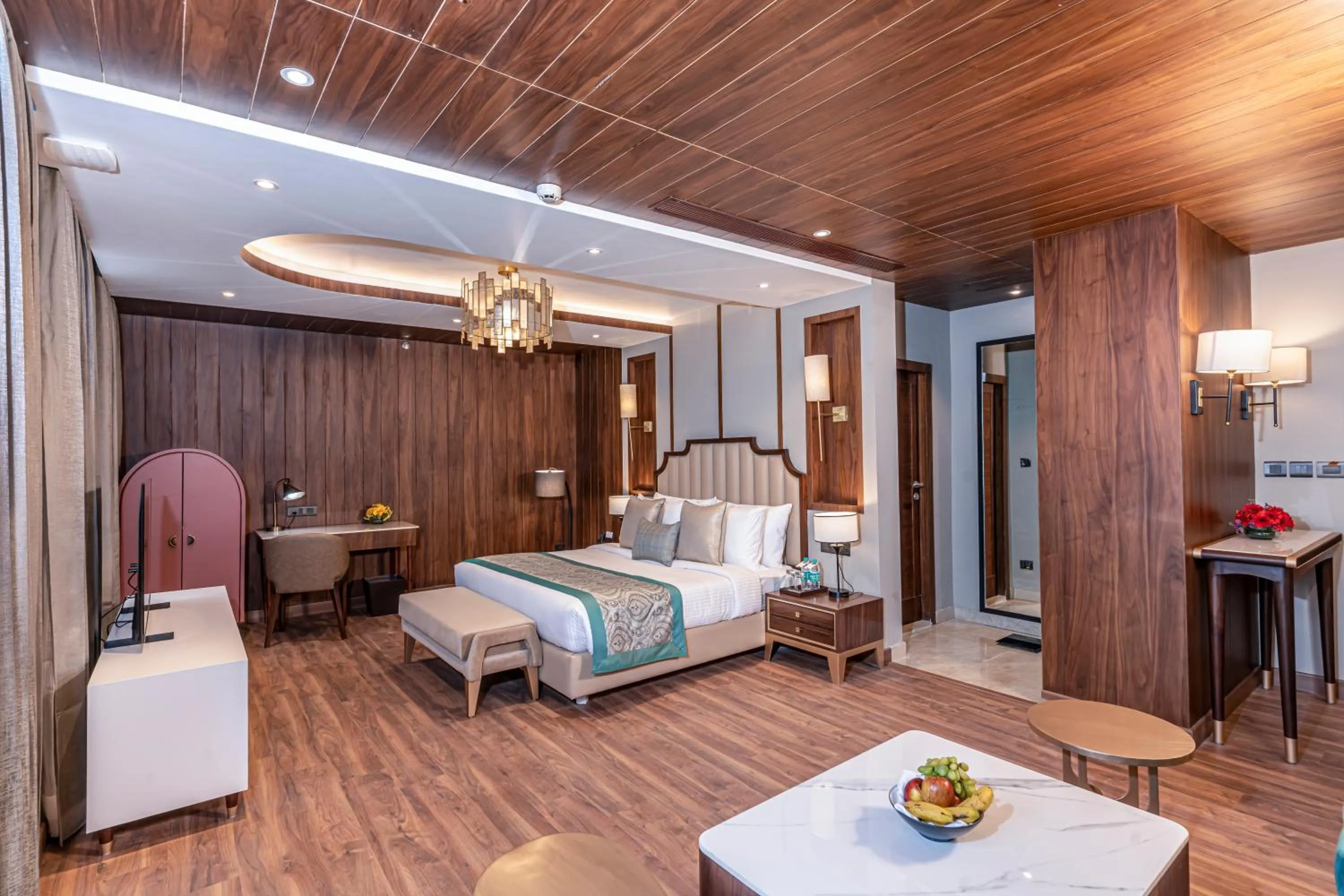 Living room, Bed in Fortune Khajjiar - Member ITC Hotels' Group