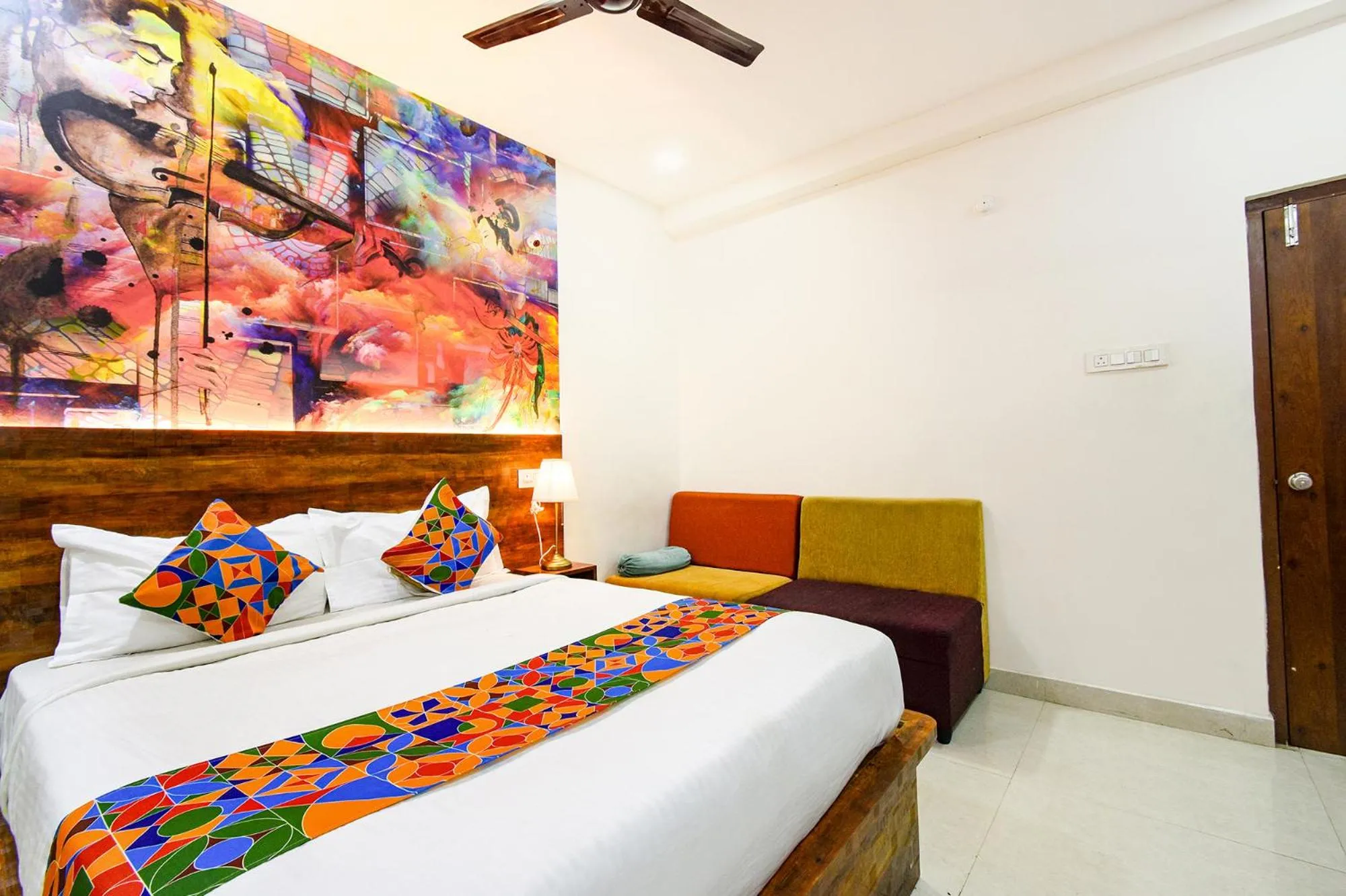 Bed in FabHotel SRH Pride - Nr Hitech City Railway Station