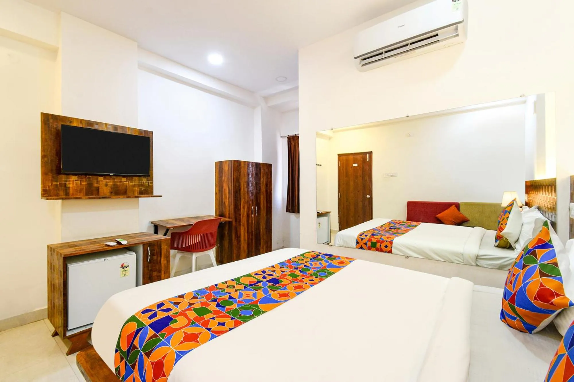 Bed in FabHotel SRH Pride - Nr Hitech City Railway Station