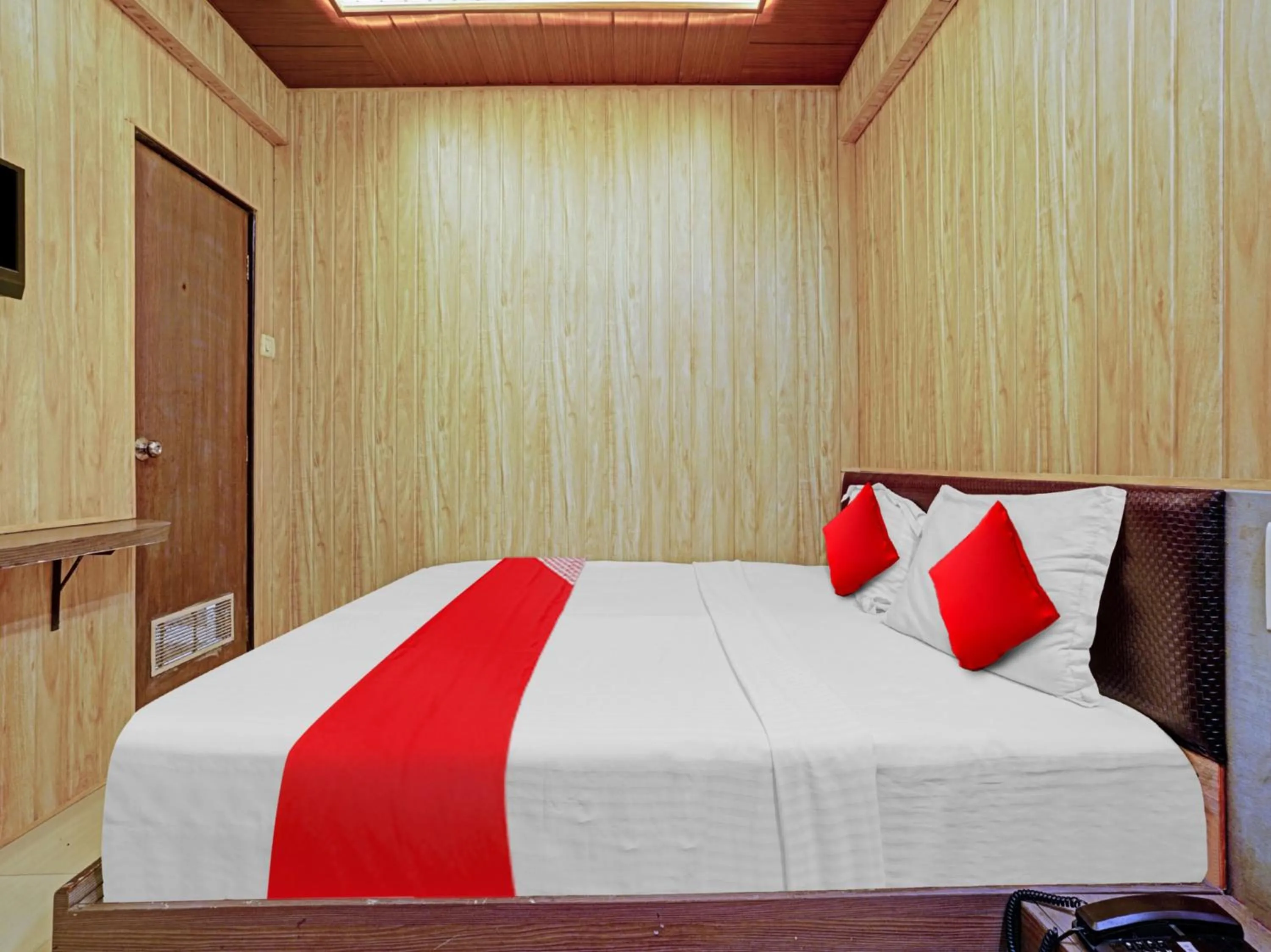 Facade/entrance, Bed in Hotel Yatri Inn Vashi Navi Mumbai