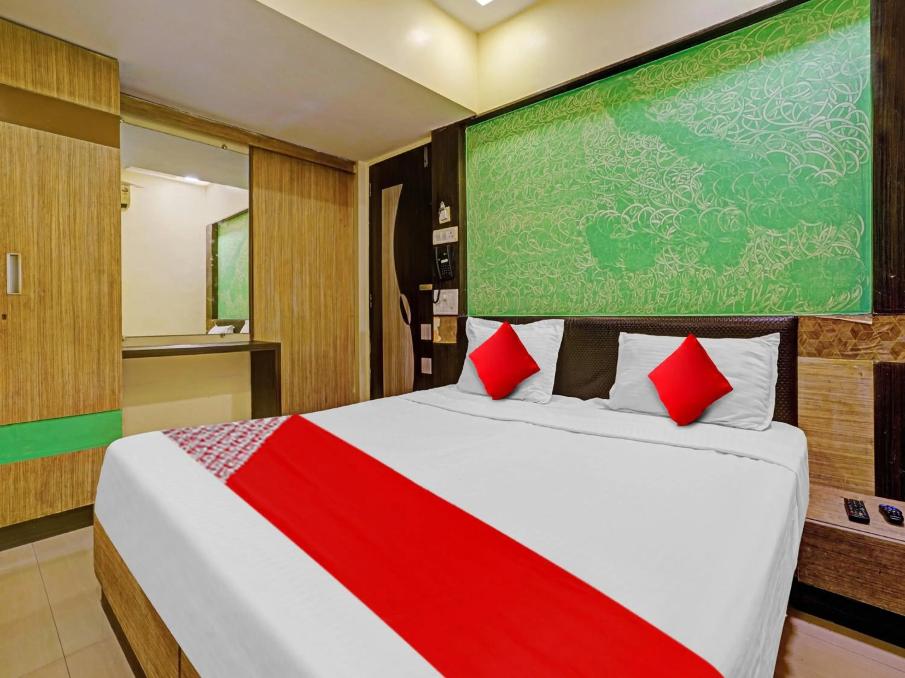 Bedroom, Bed in Hotel Yatri Inn Vashi Navi Mumbai