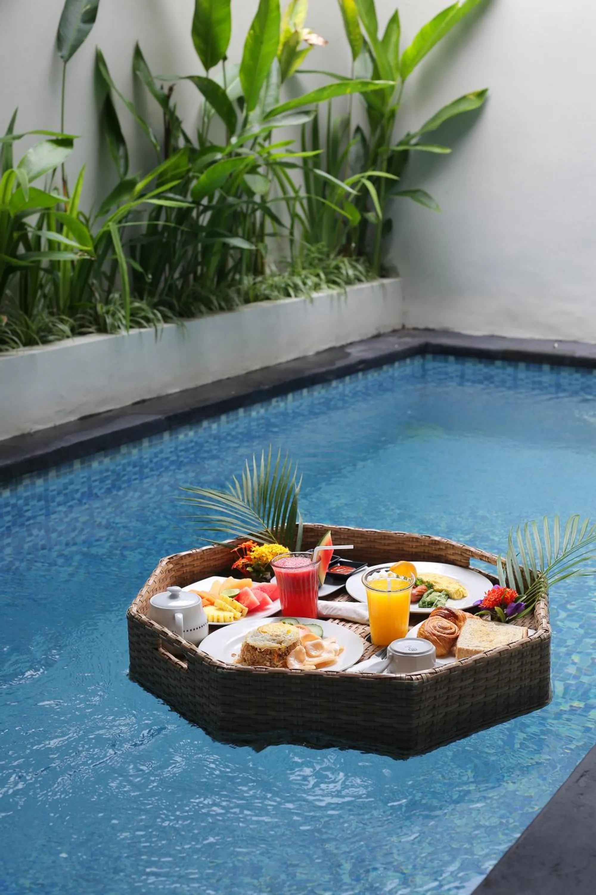 Swimming pool in The Reward Villas