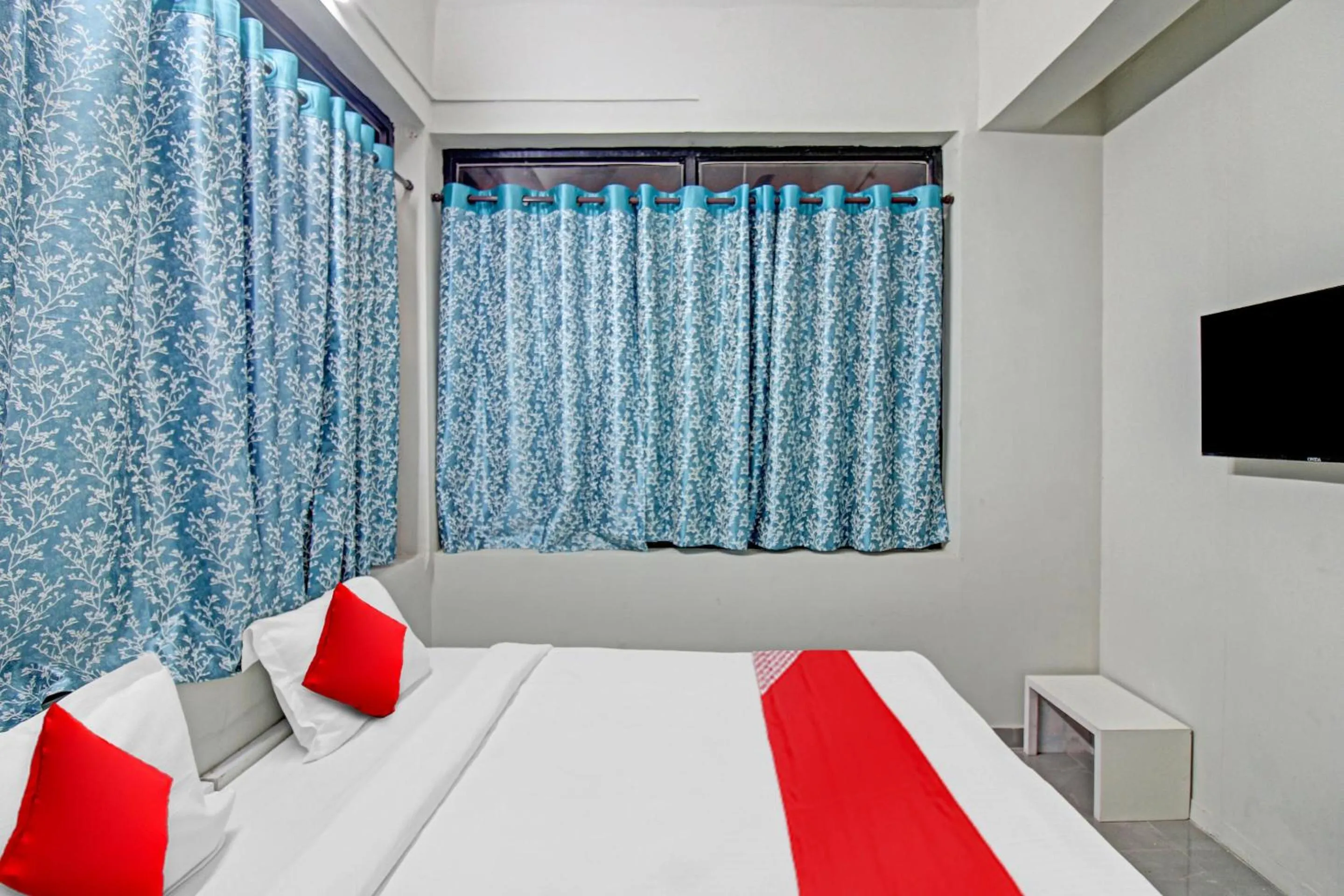 Bedroom, Bed in Super Hotel O Moonlight Inn