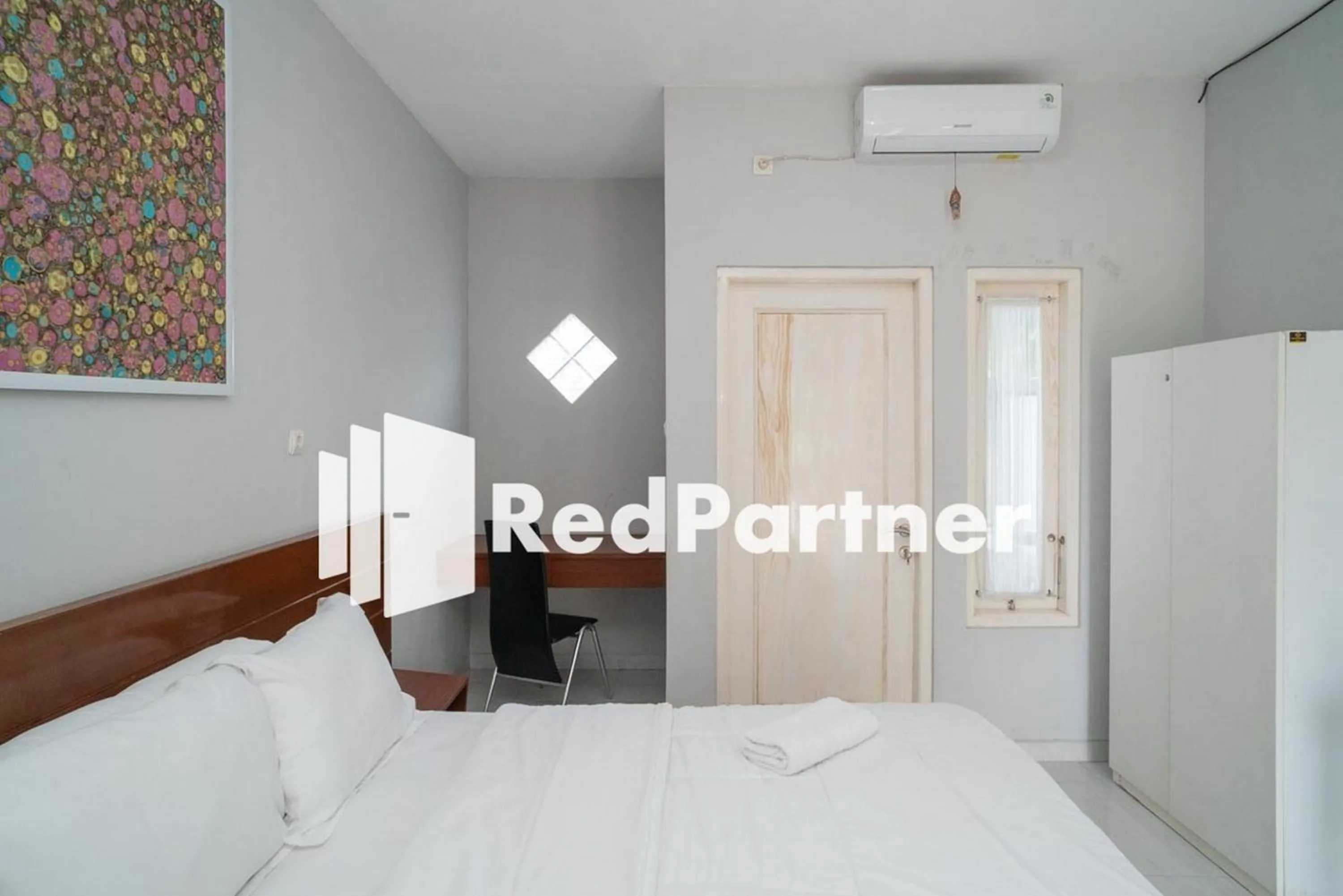 Bedroom, Bed in House Acasia Syariah near Universitas Aisyiah Yogyakarta Mitra RedDoorz