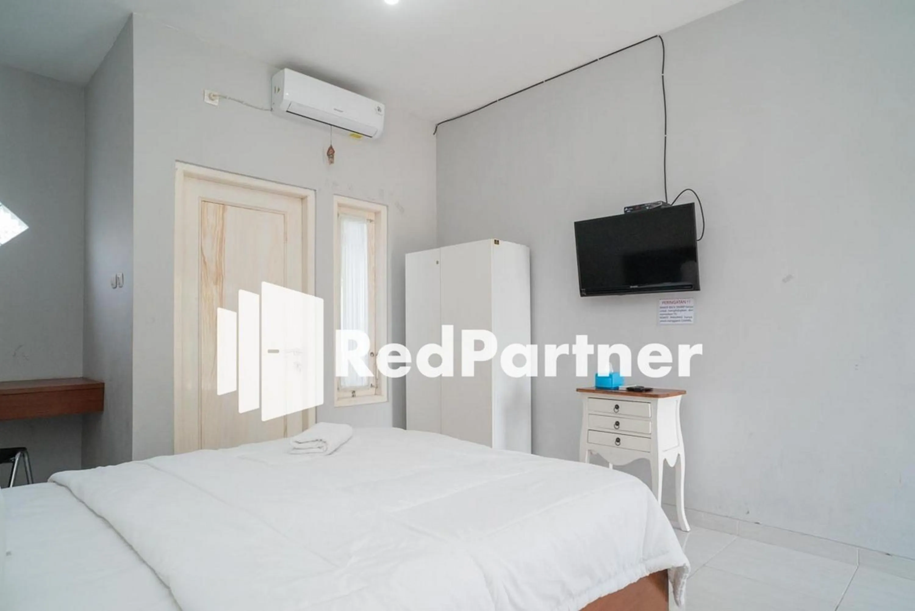 Bedroom, Bed in House Acasia Syariah near Universitas Aisyiah Yogyakarta Mitra RedDoorz