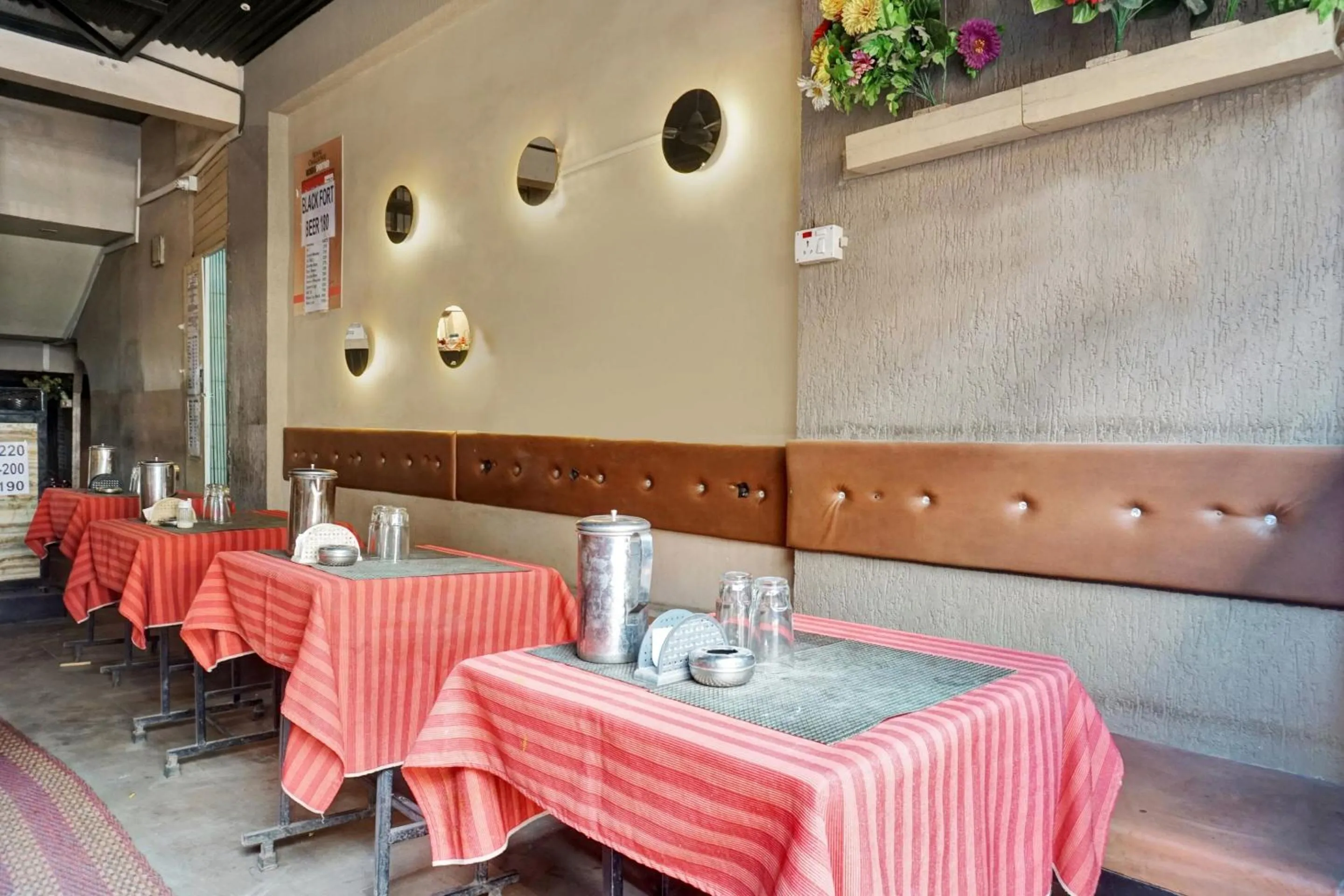 Restaurant/places to eat in Collection O Gargi Galaxy