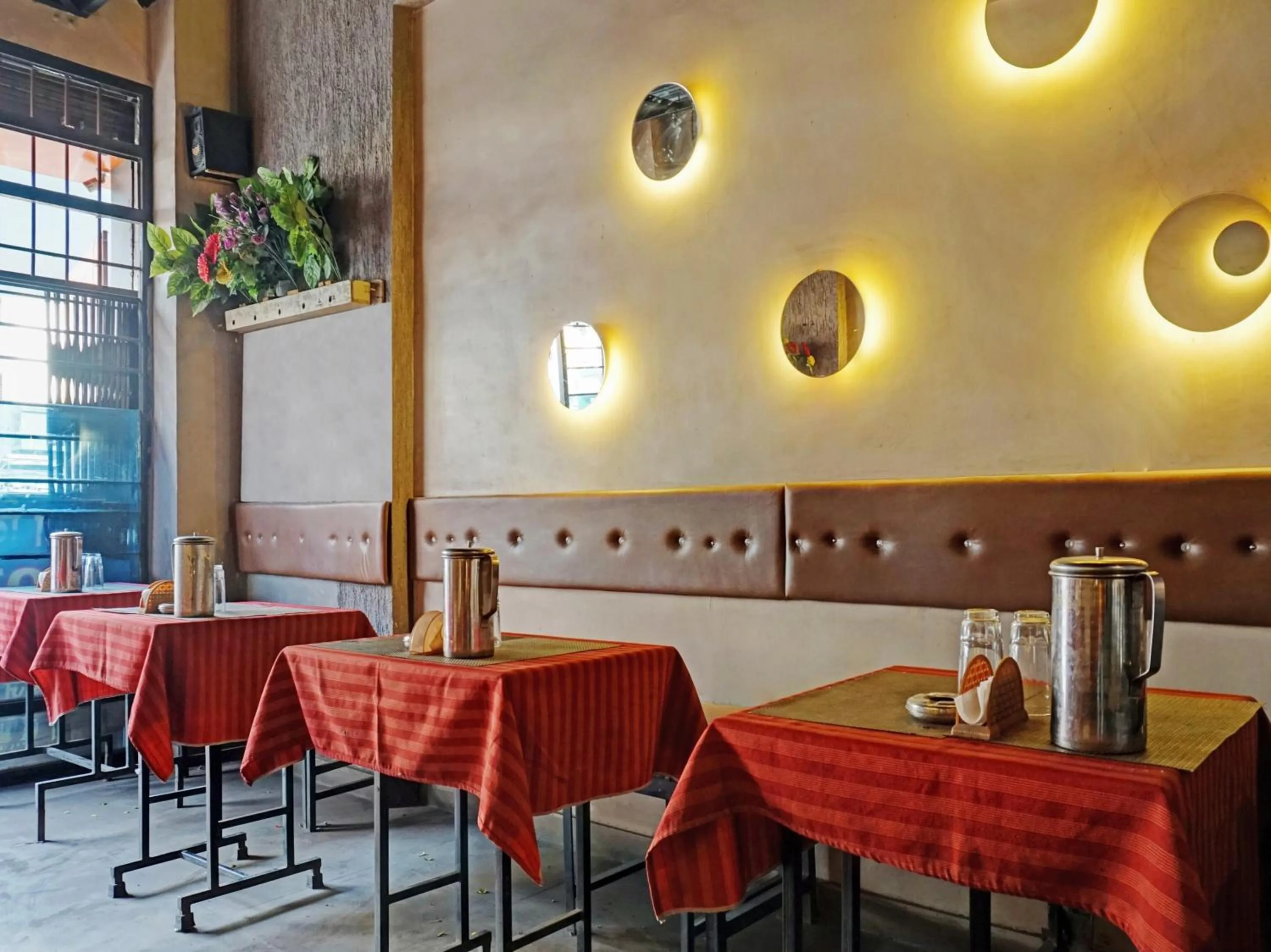 Restaurant/places to eat in Collection O Gargi Galaxy