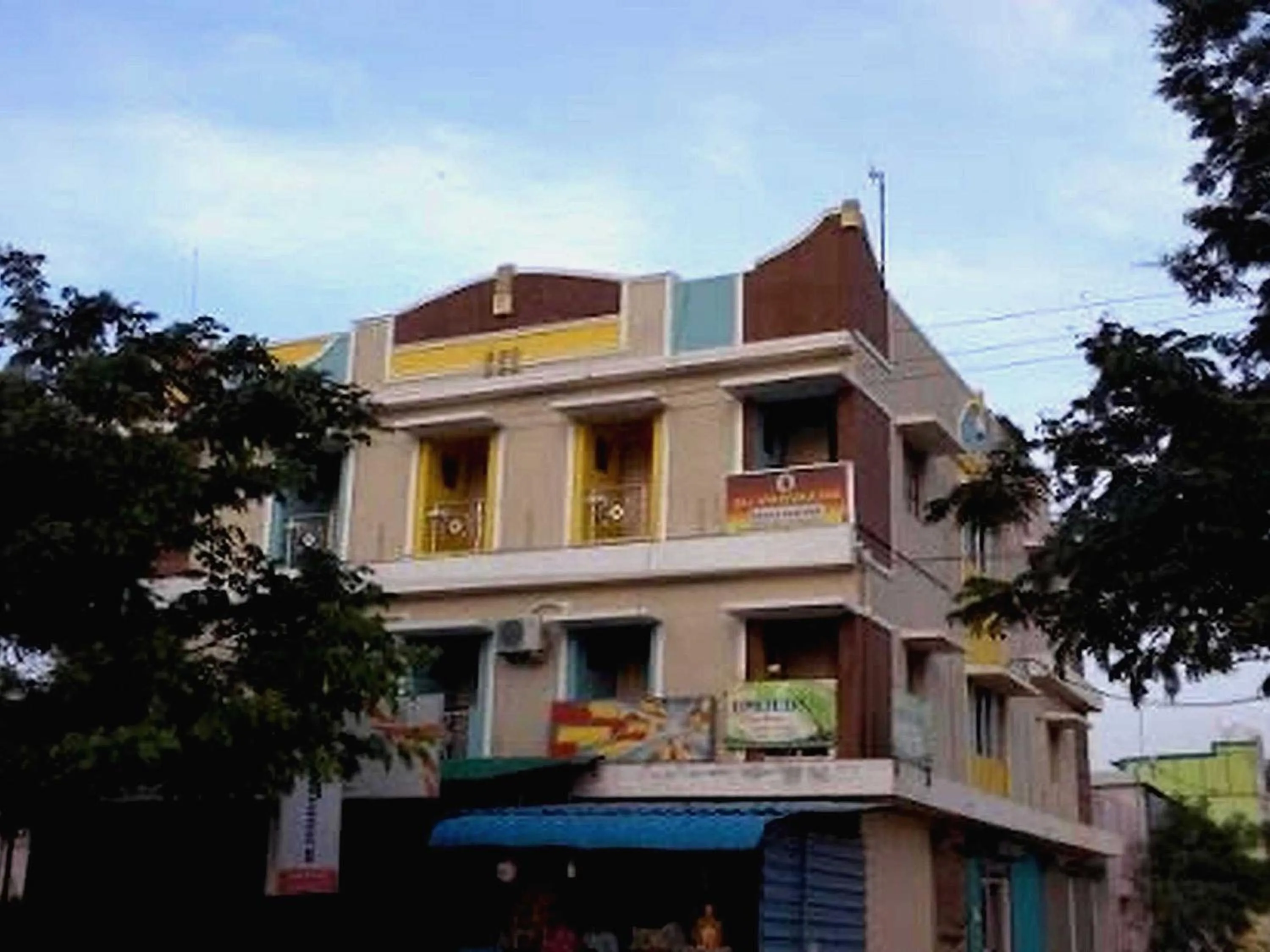 Facade/entrance in Hotel O 81239 Shri Vinayaka Inn Rooms