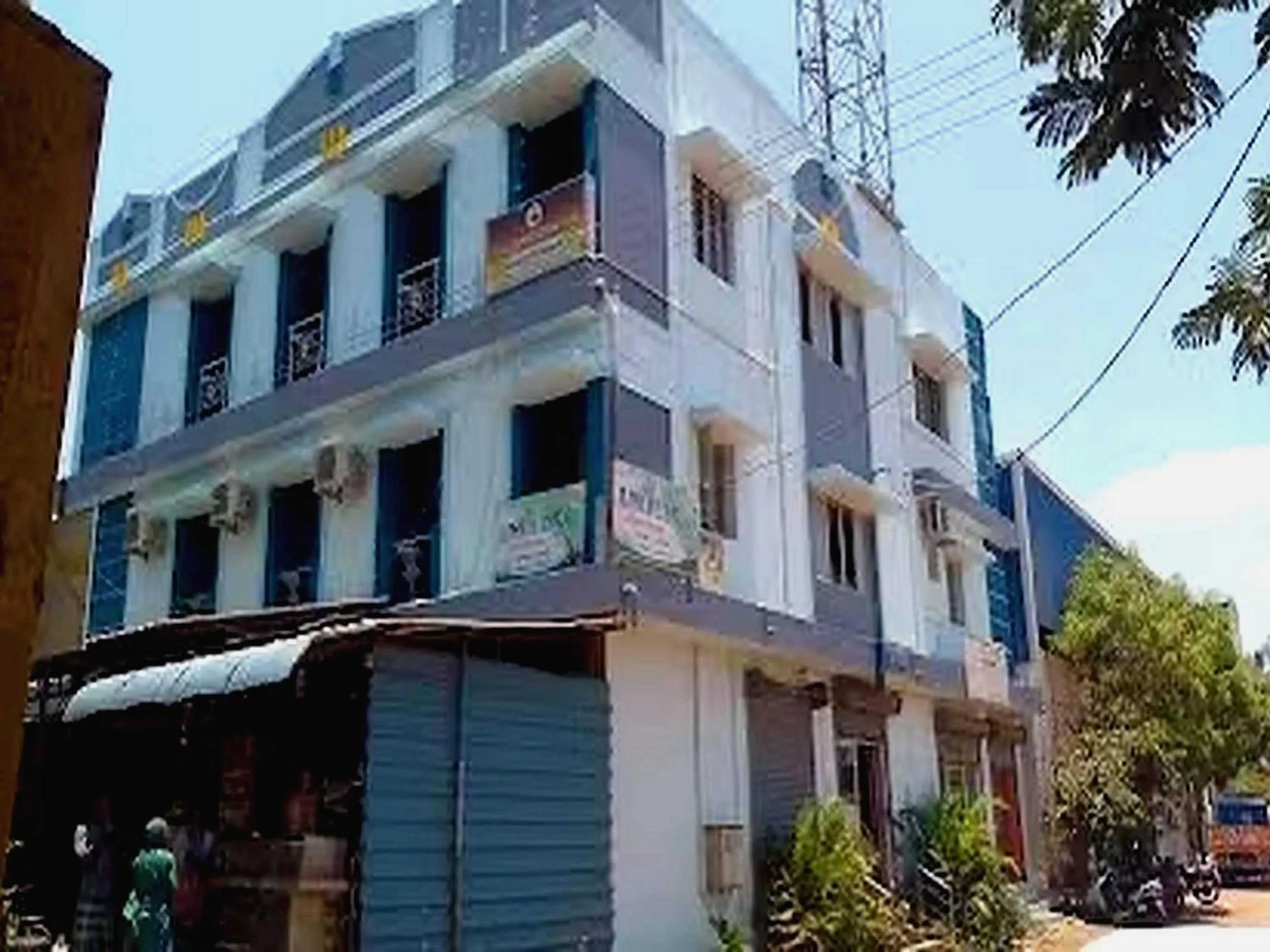 Facade/entrance in Hotel O 81239 Shri Vinayaka Inn Rooms