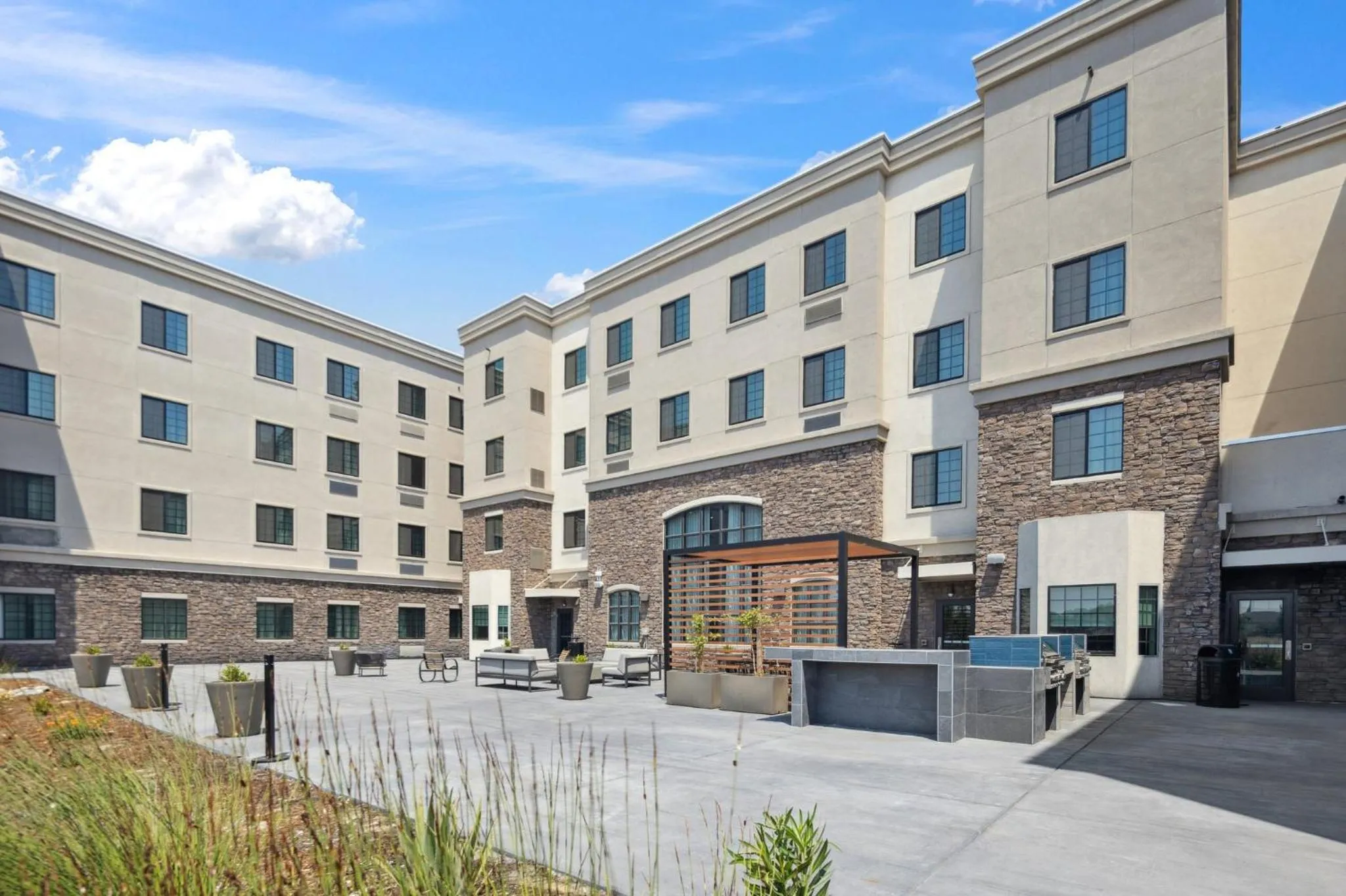 Property building in Staybridge Suites Sacramento Woodland by IHG