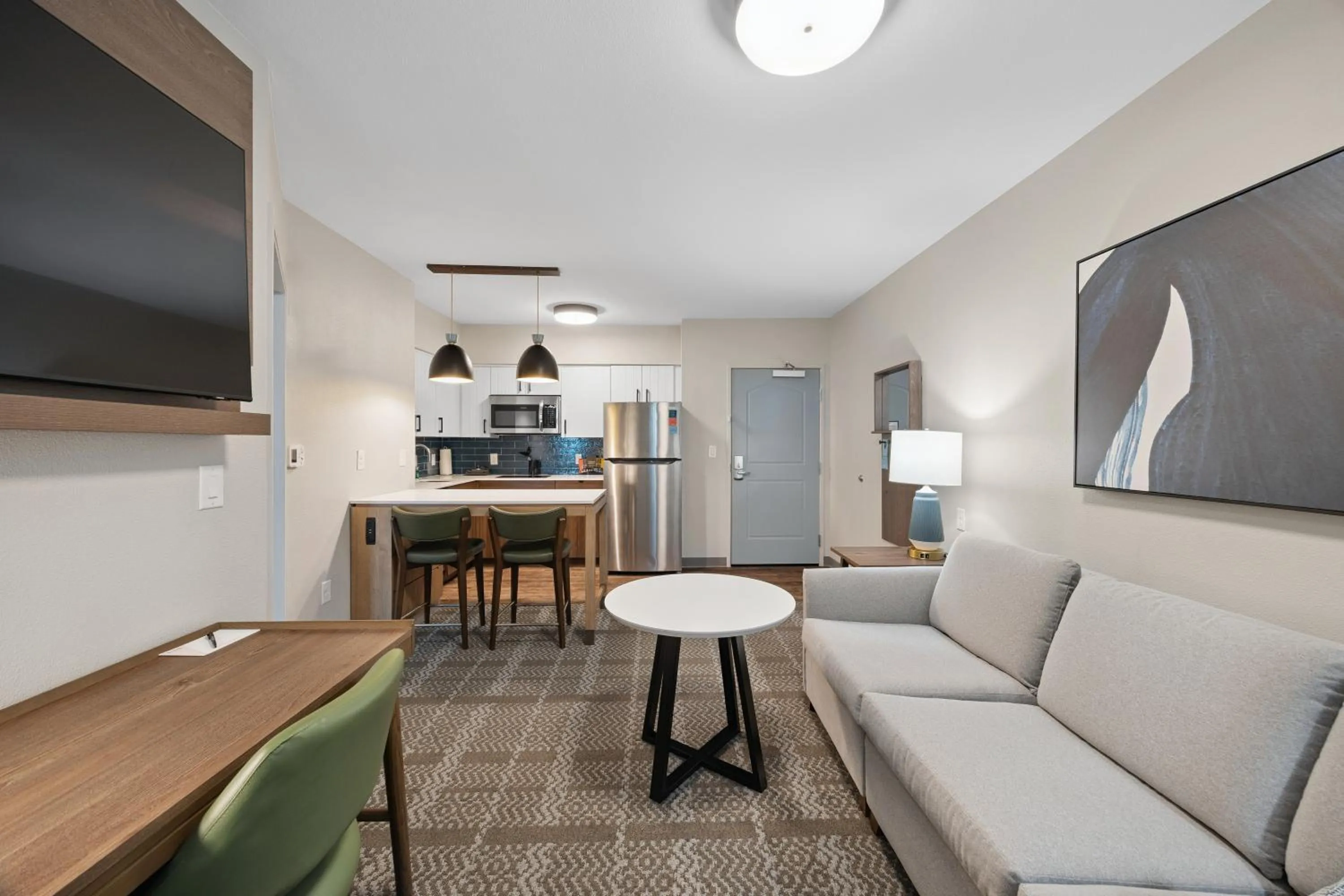 TV and multimedia in Staybridge Suites Sacramento Woodland by IHG