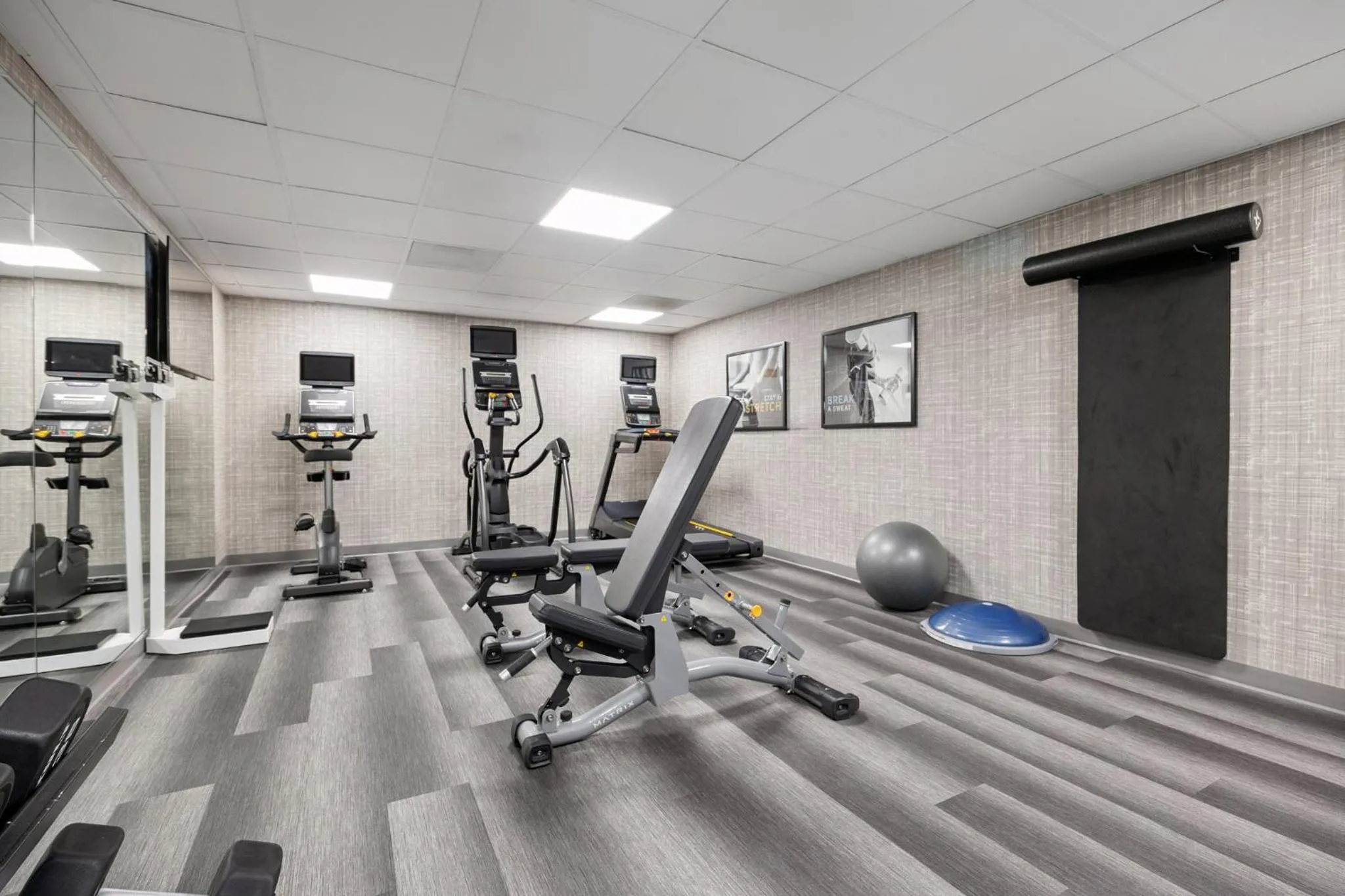 Fitness centre/facilities in Staybridge Suites Sacramento Woodland by IHG