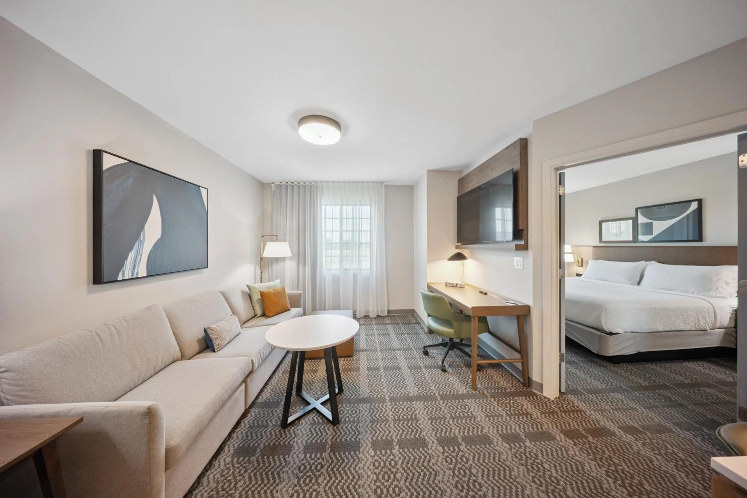 Bed in Staybridge Suites Sacramento Woodland by IHG