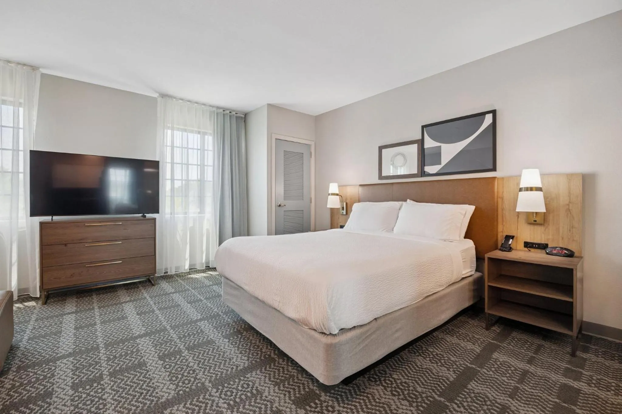 Photo of the whole room, Bed in Staybridge Suites Sacramento Woodland by IHG