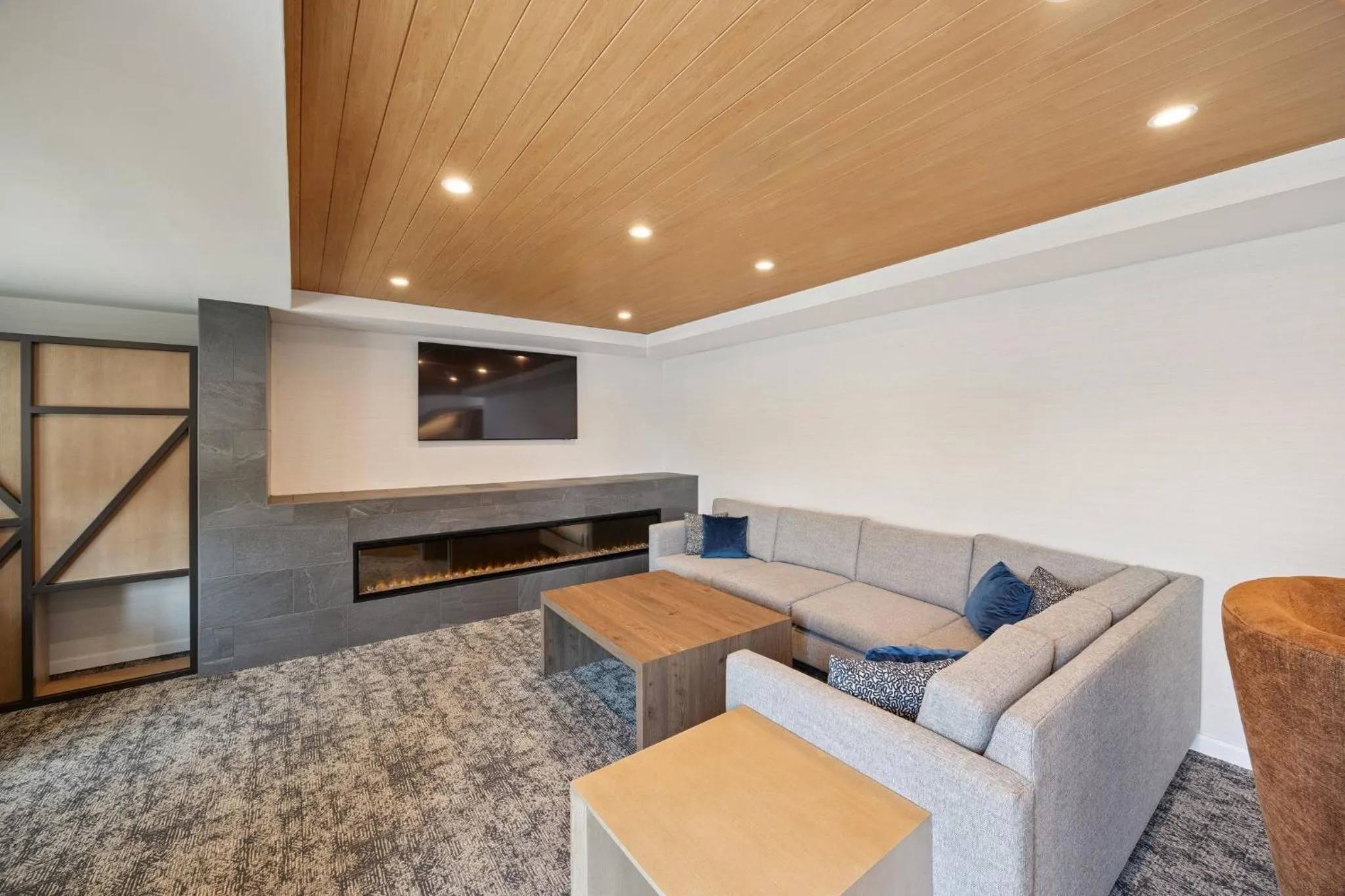 Lobby or reception in Staybridge Suites Sacramento Woodland by IHG