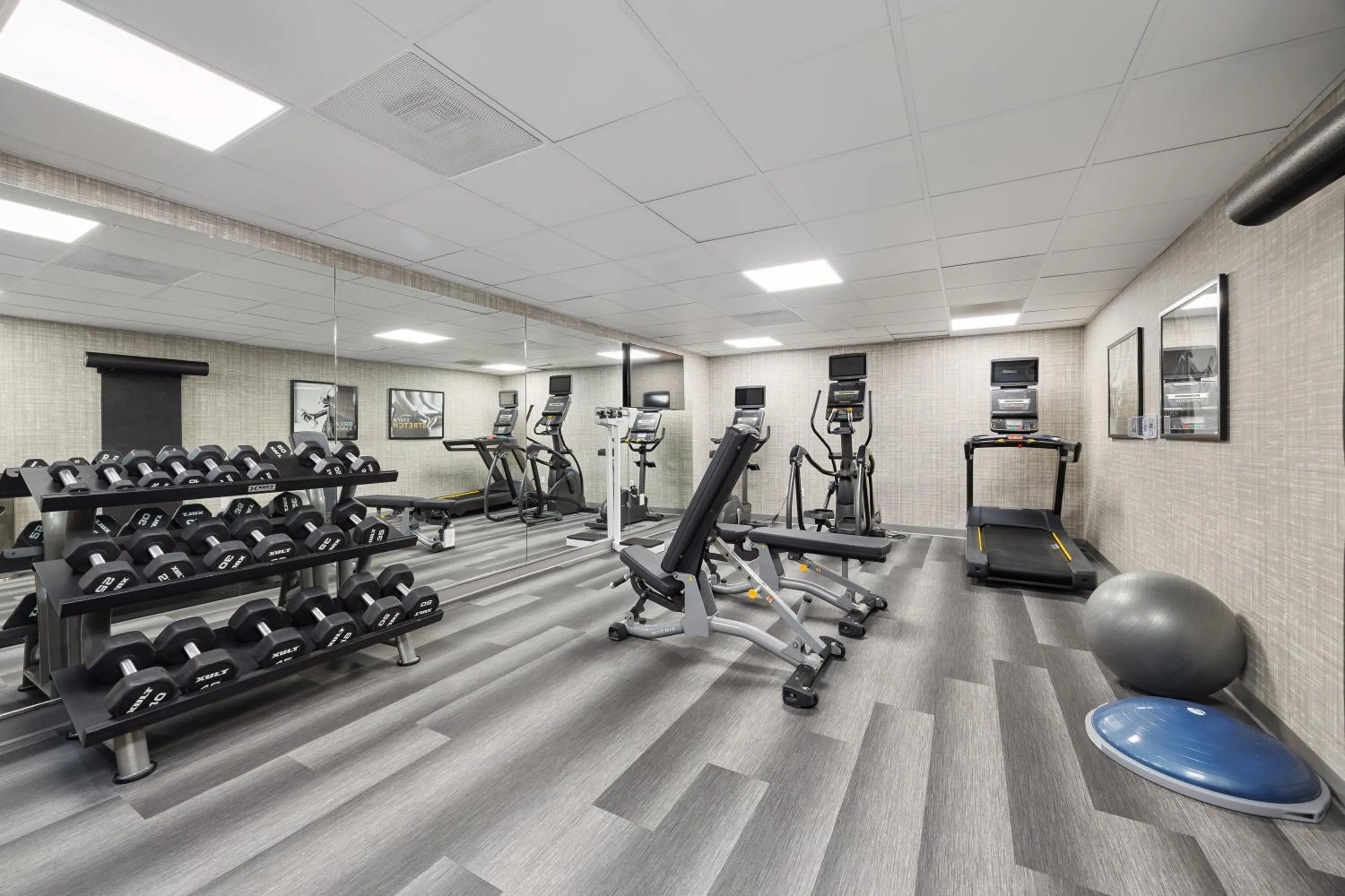 Fitness centre/facilities in Staybridge Suites Sacramento Woodland by IHG