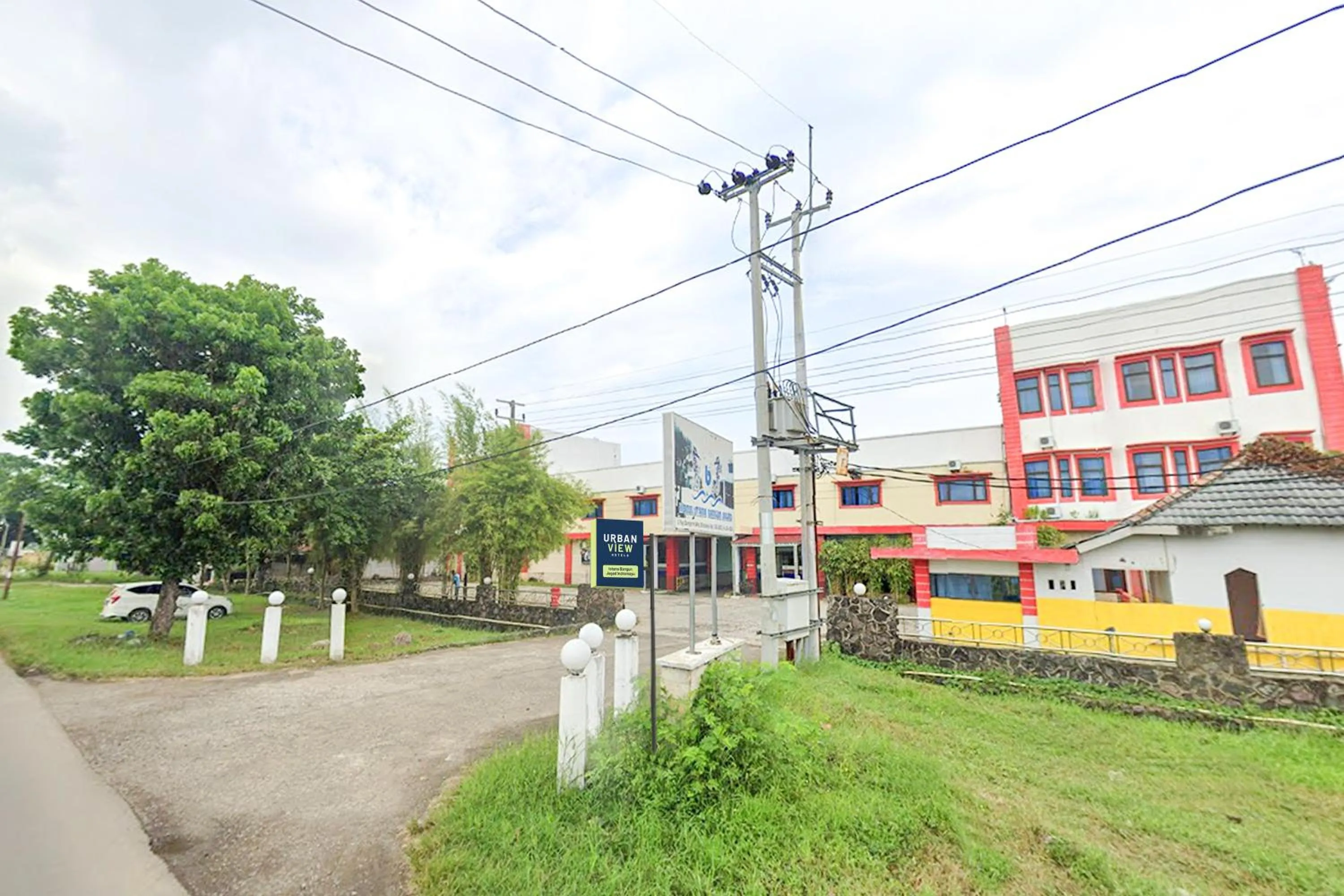 Property building in Urbanview Hotel Istana Bangun Jagad Indramayu by RedDoorz