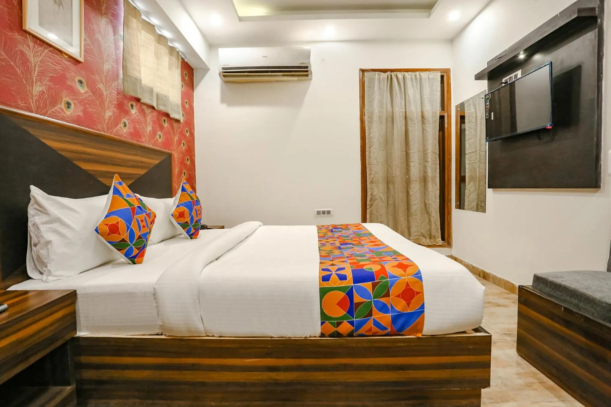Communal lounge/ TV room, Bed in FabHotel Delta Suites I