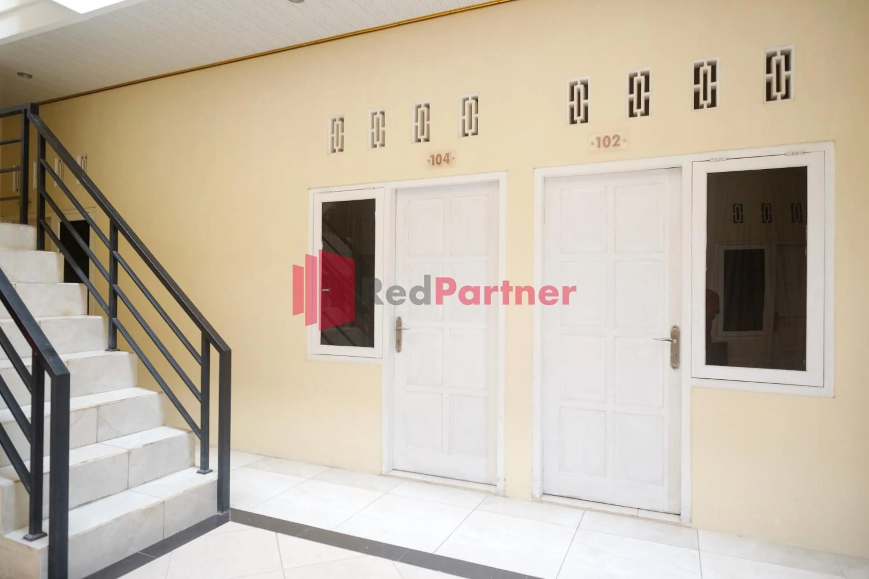 Property building in Wisma Fortuna Syariah Mitra RedDoorz