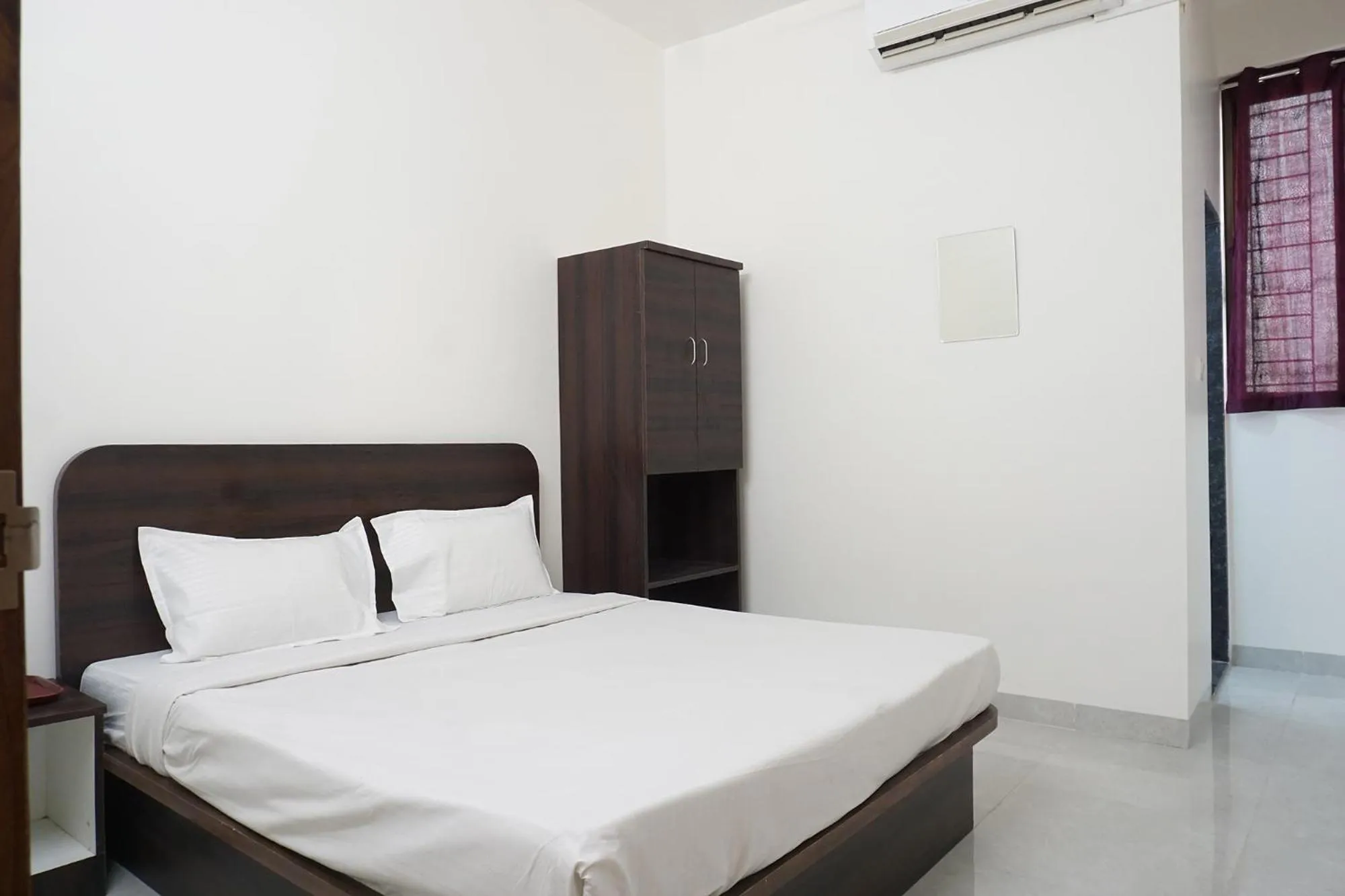 Living room, Bed in FabHotel Gargi Galuxe - Nr Ankushrao Natyagruha