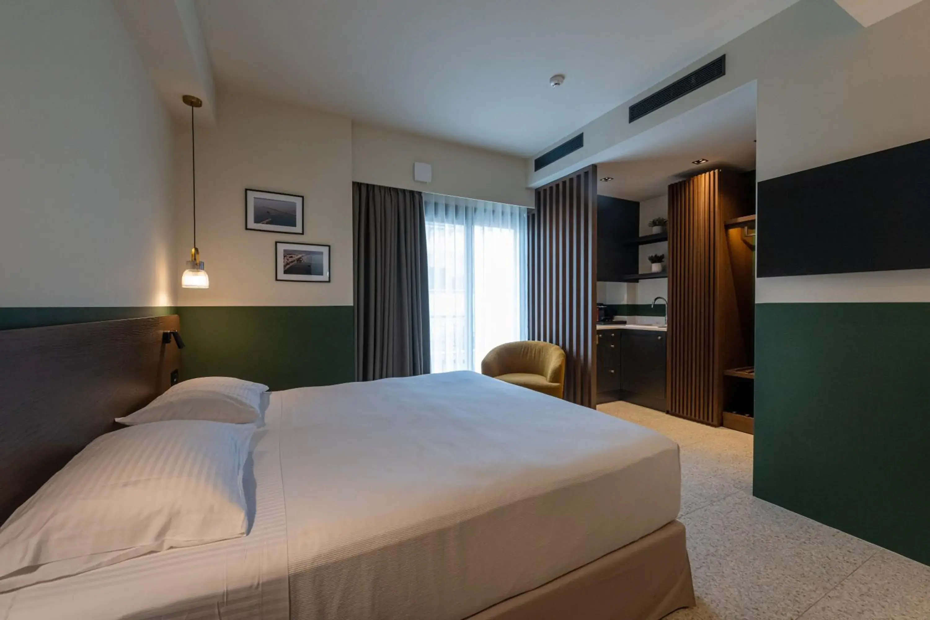 Executive Suite - single occupancy in Evripidou 7 - Kalamata Mediterranean Suites Executive Suite - single occupancy in Evripidou 7 - Kalamata Mediterranean Suites