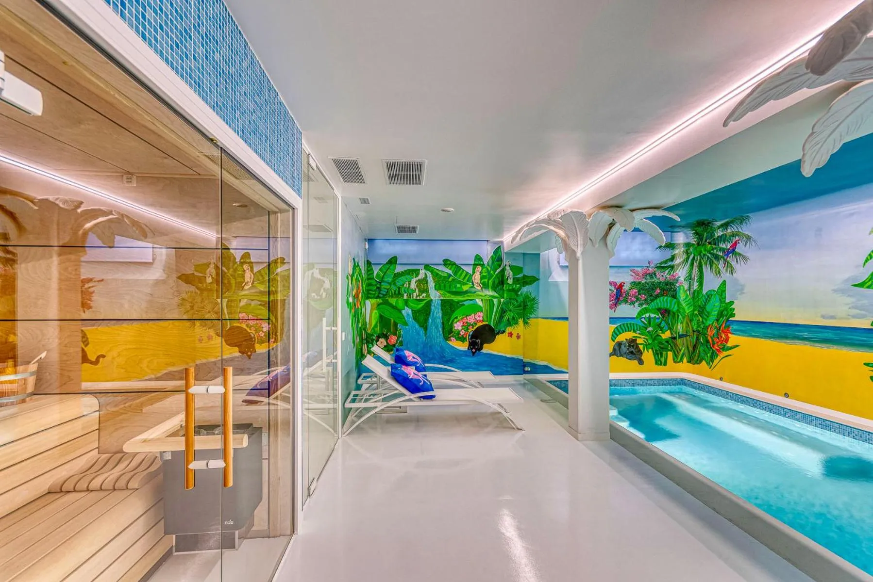 Swimming pool in The Pink Elephant Hotel