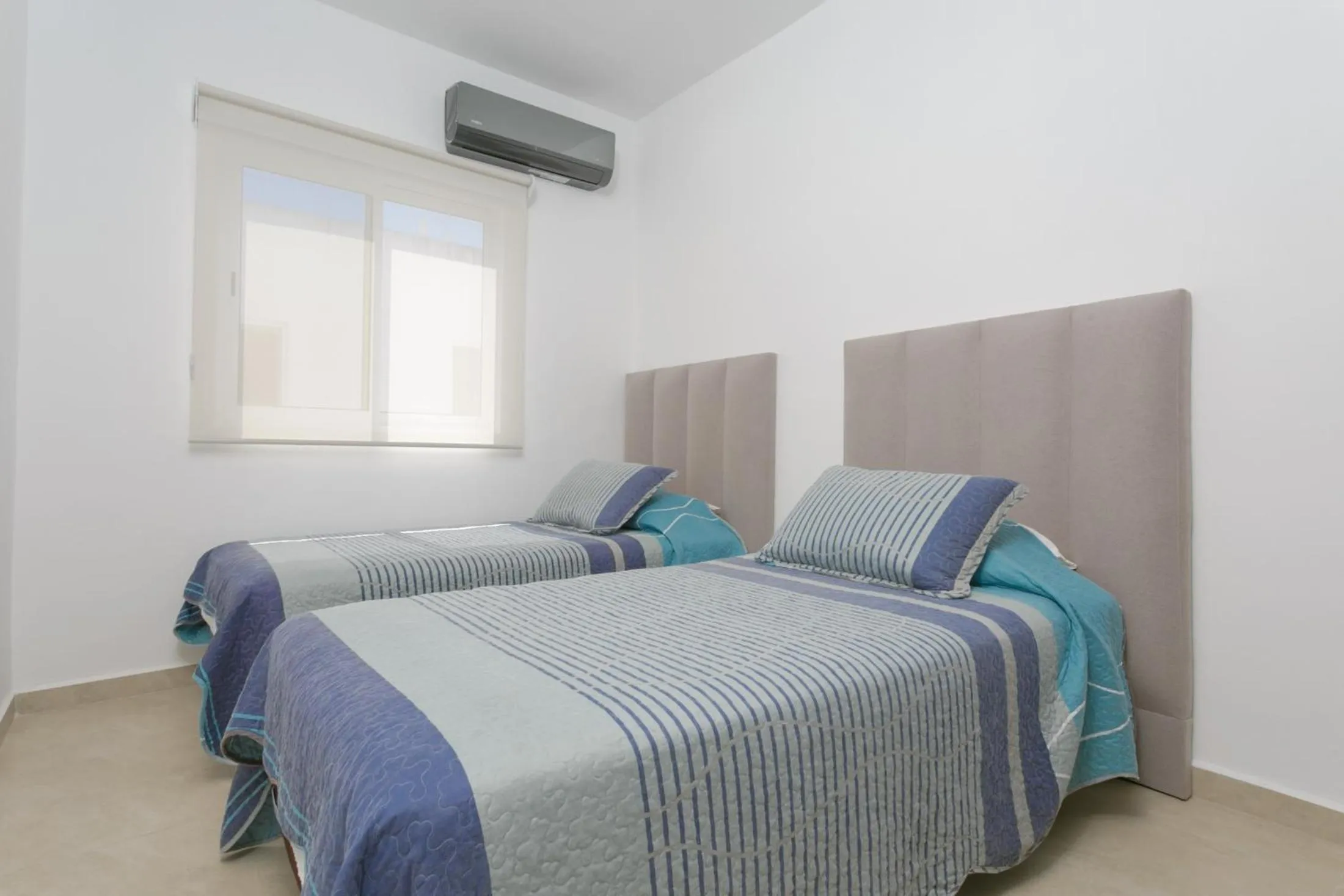 Bedroom, Bed in House in Private Altus Il - Private Pool