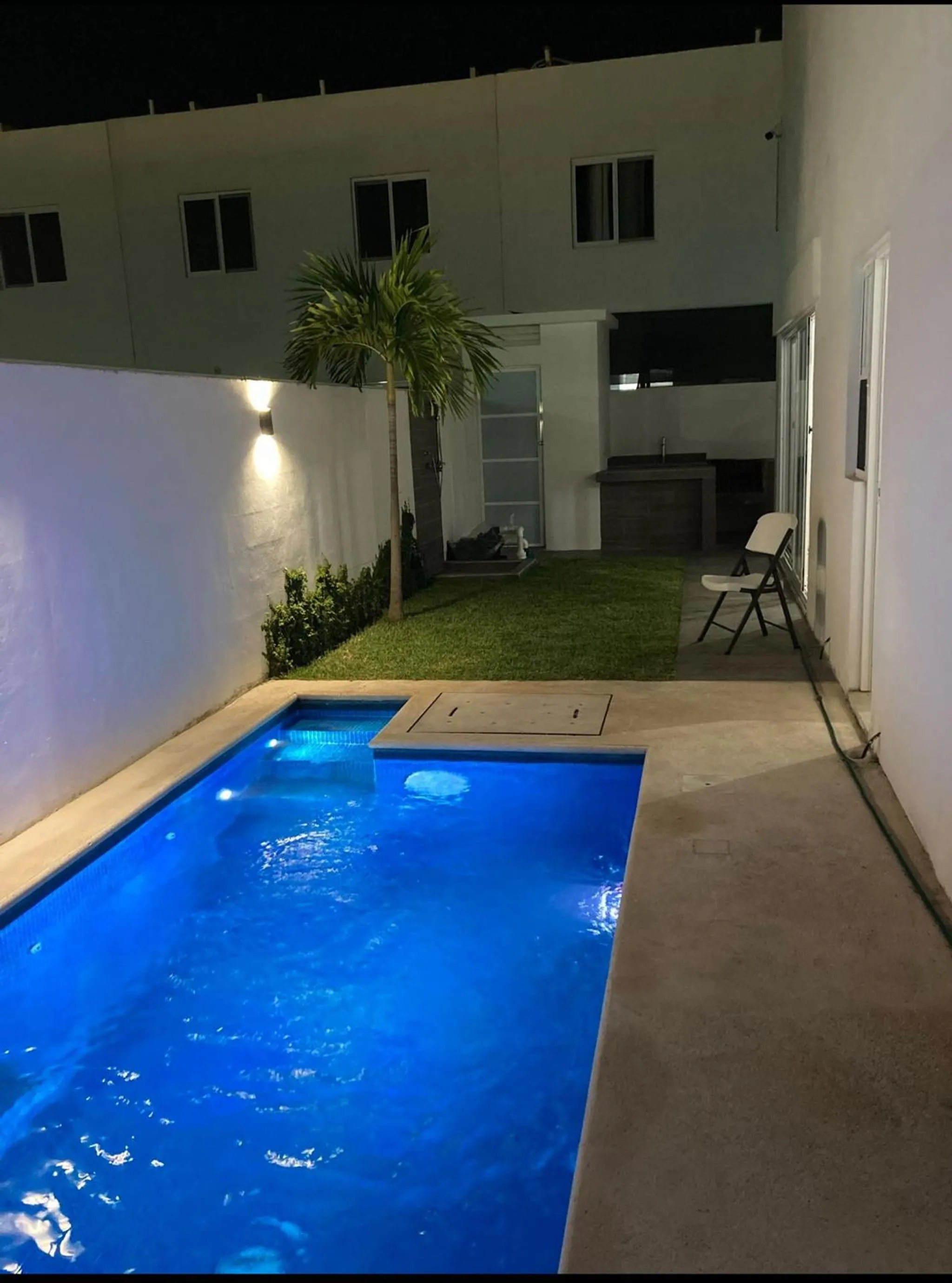 Swimming pool in House in Private Altus Il - Private Pool